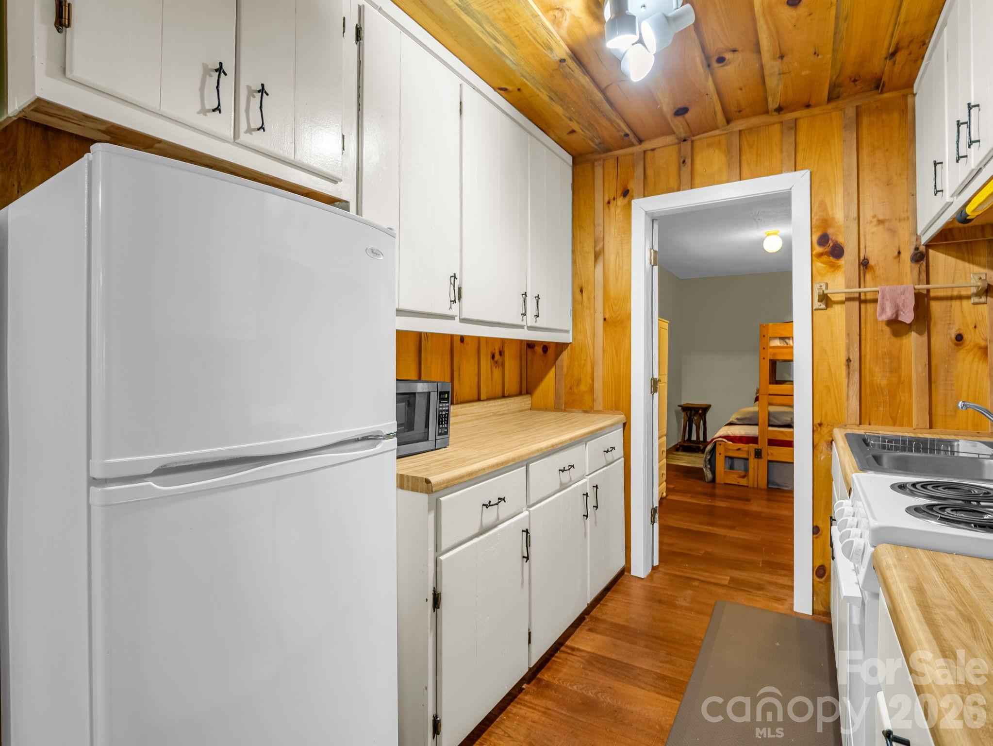 179 Sarvis Lane — Mars Hill