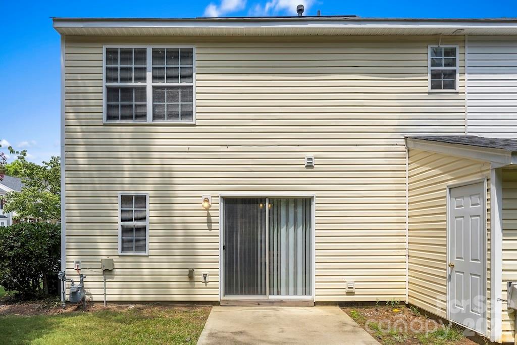 14327 Tranters Creek Lane — Charlotte
