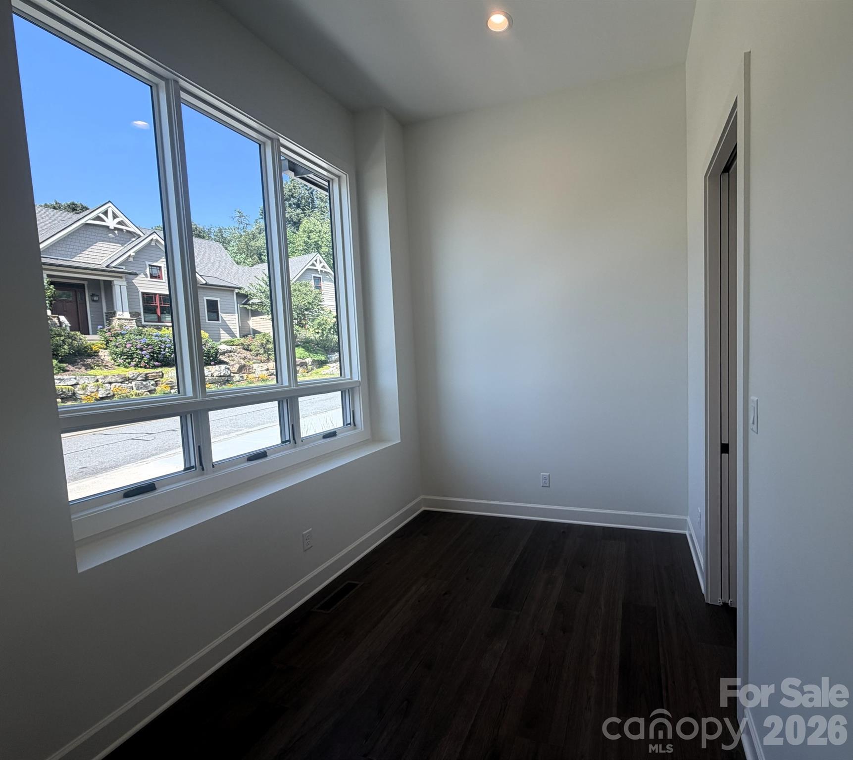 47 Versailles Lane — Asheville