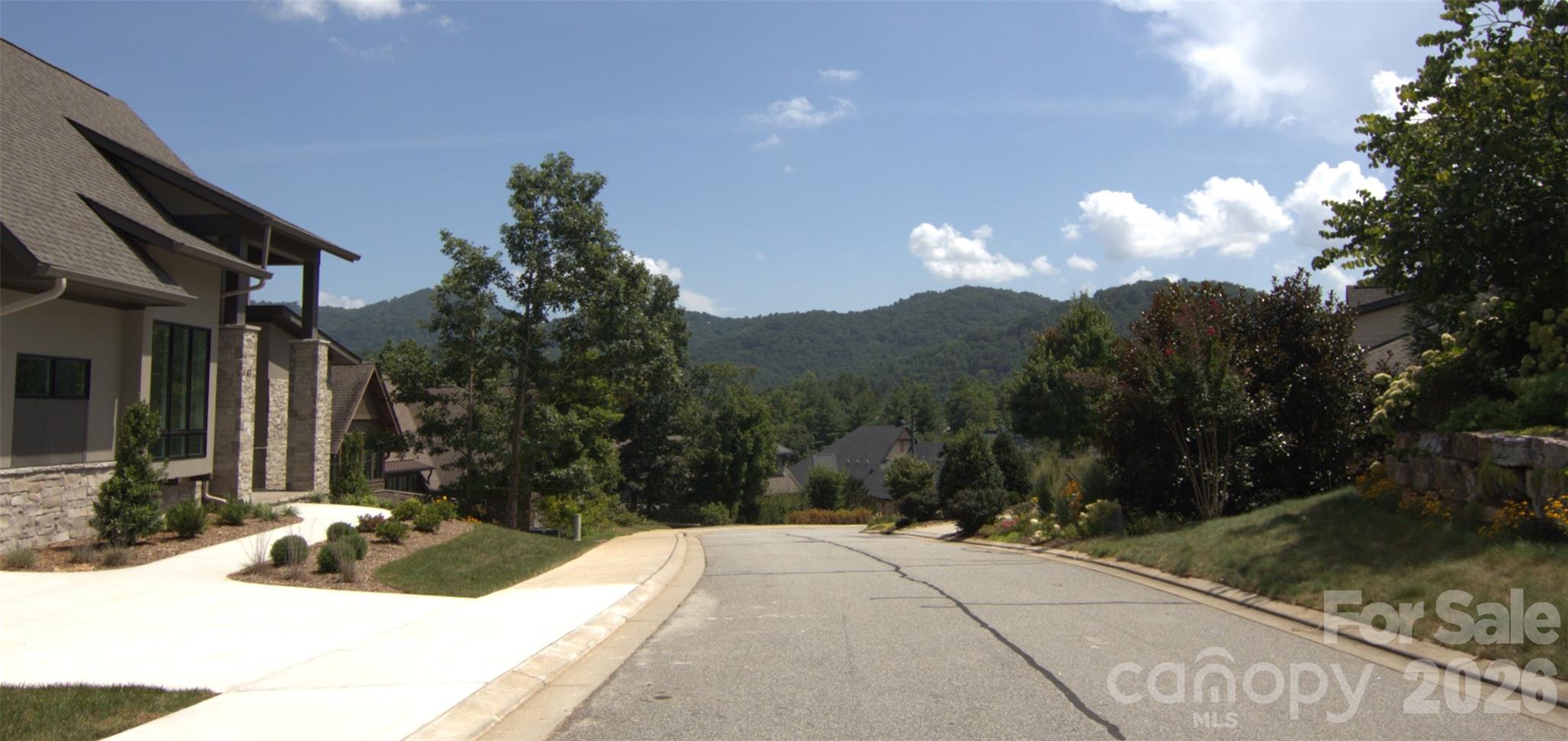 47 Versailles Lane — Asheville
