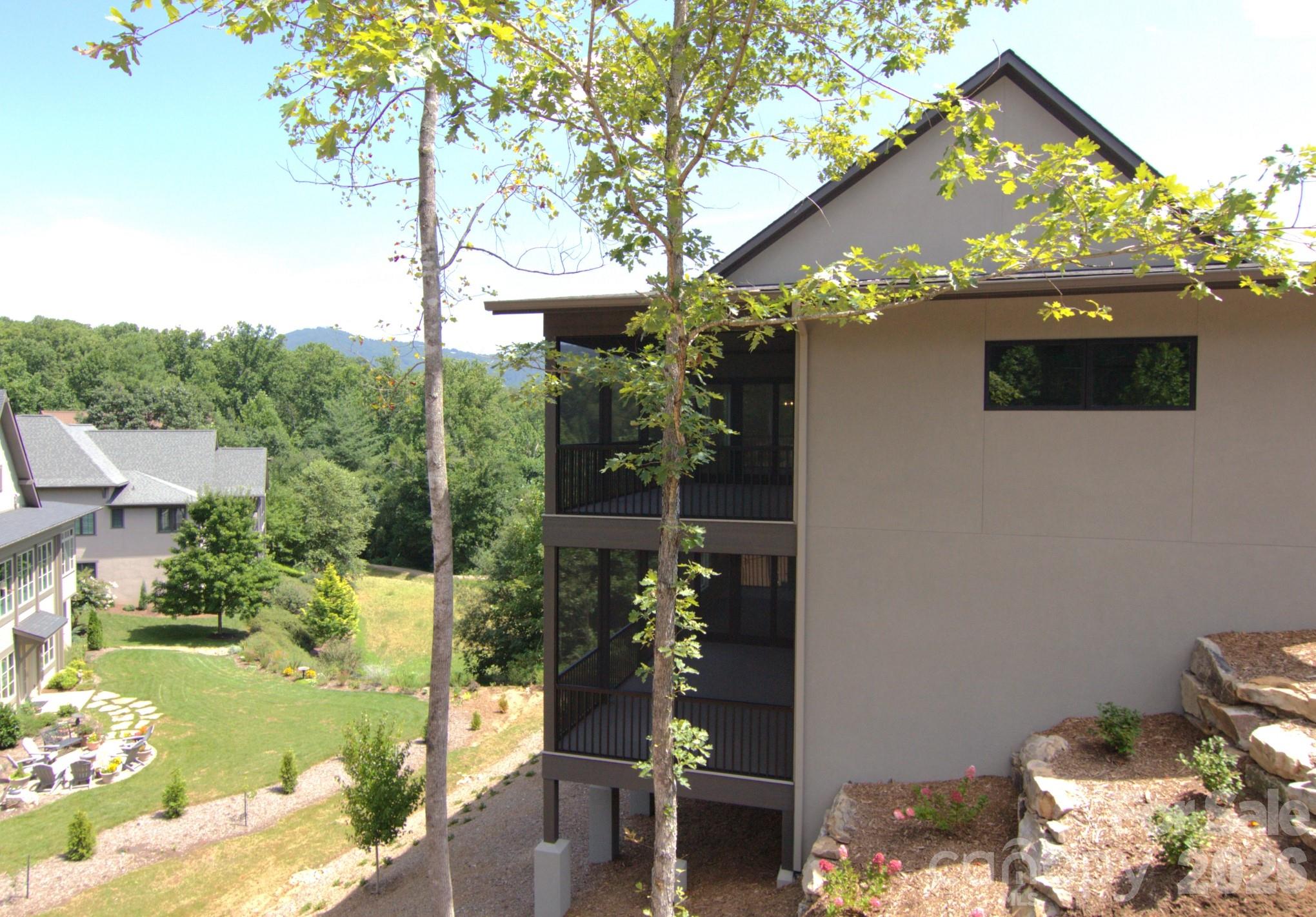 47 Versailles Lane — Asheville