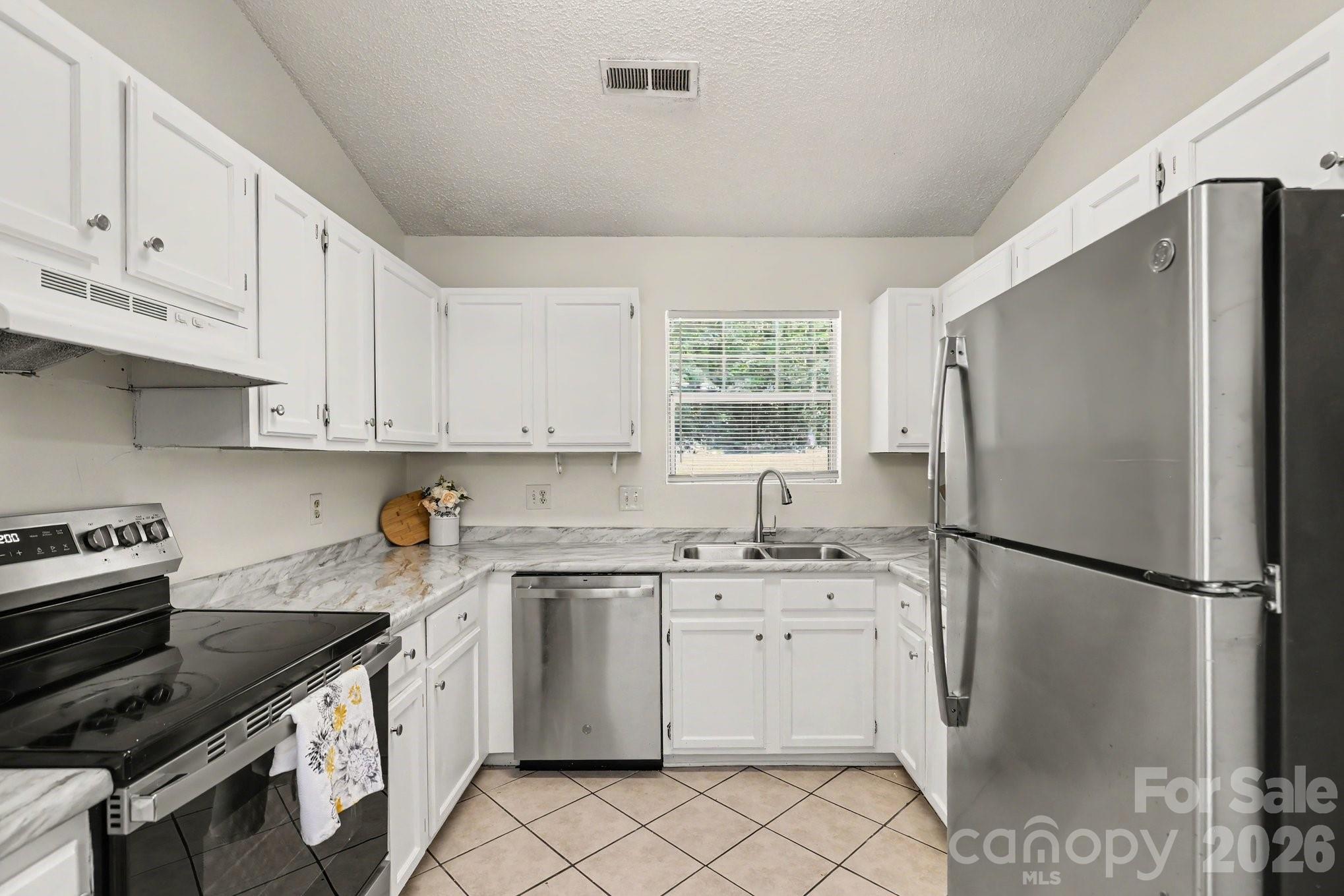 2208 Pinebrook Circle — Charlotte
