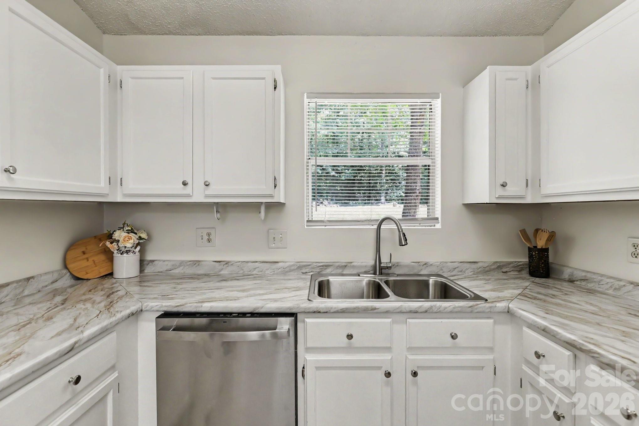 2208 Pinebrook Circle — Charlotte