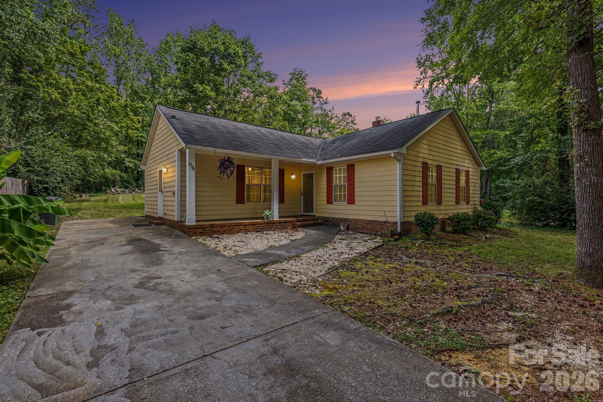 2208 Pinebrook Circle — Charlotte