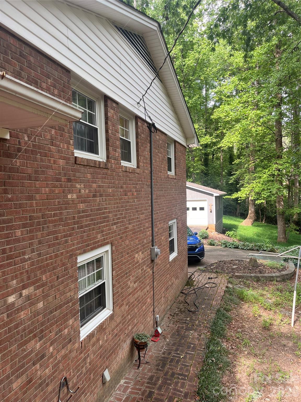 511 Crestview Drive — Albemarle