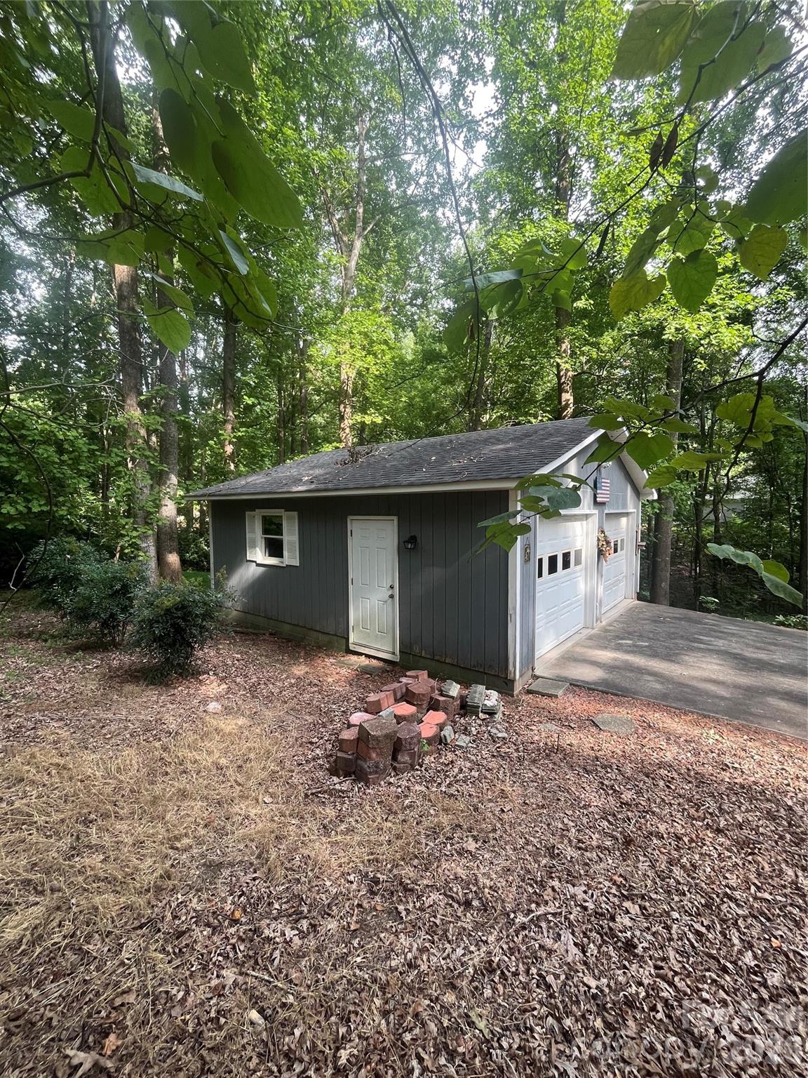 511 Crestview Drive — Albemarle