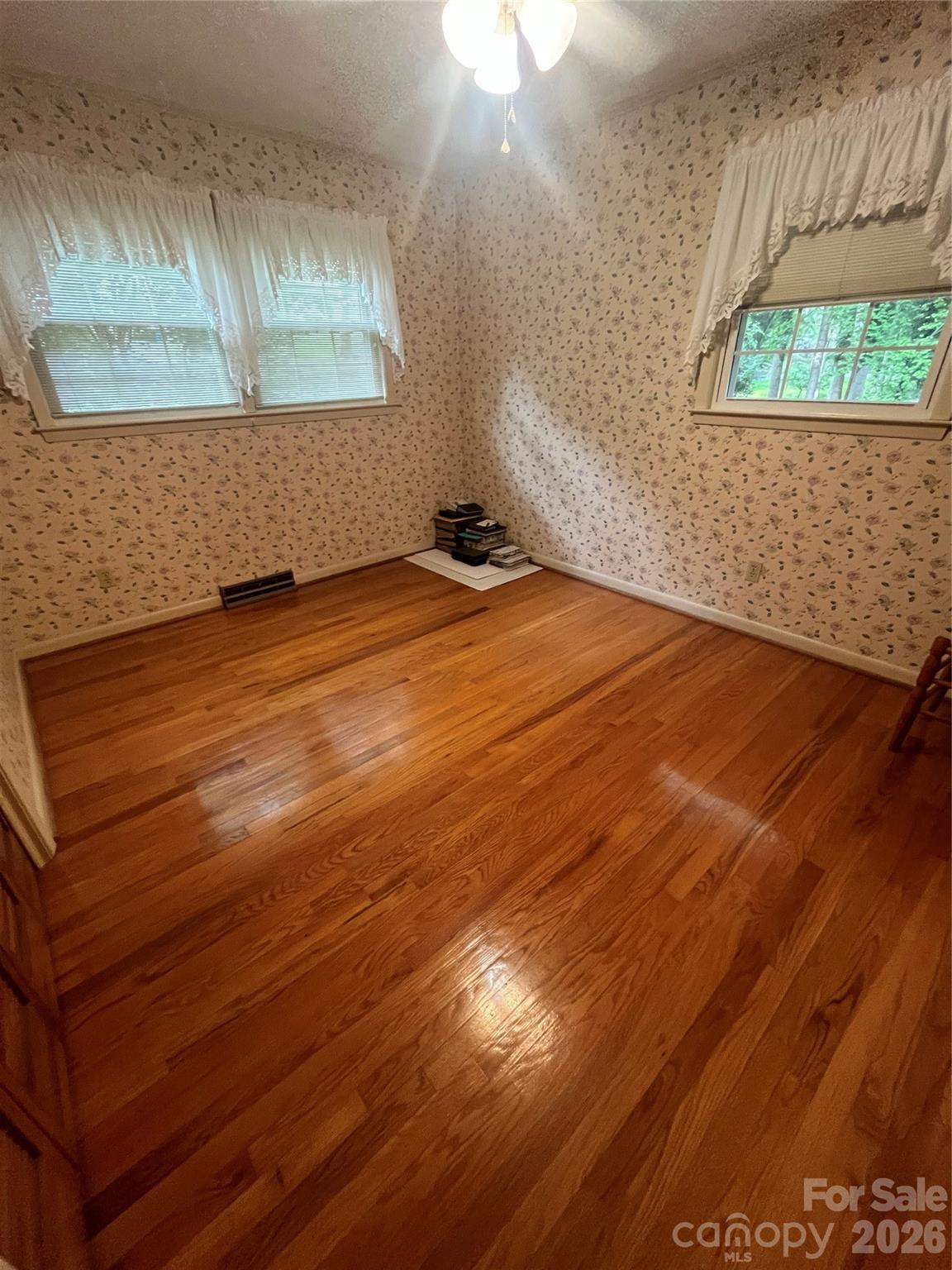 511 Crestview Drive — Albemarle