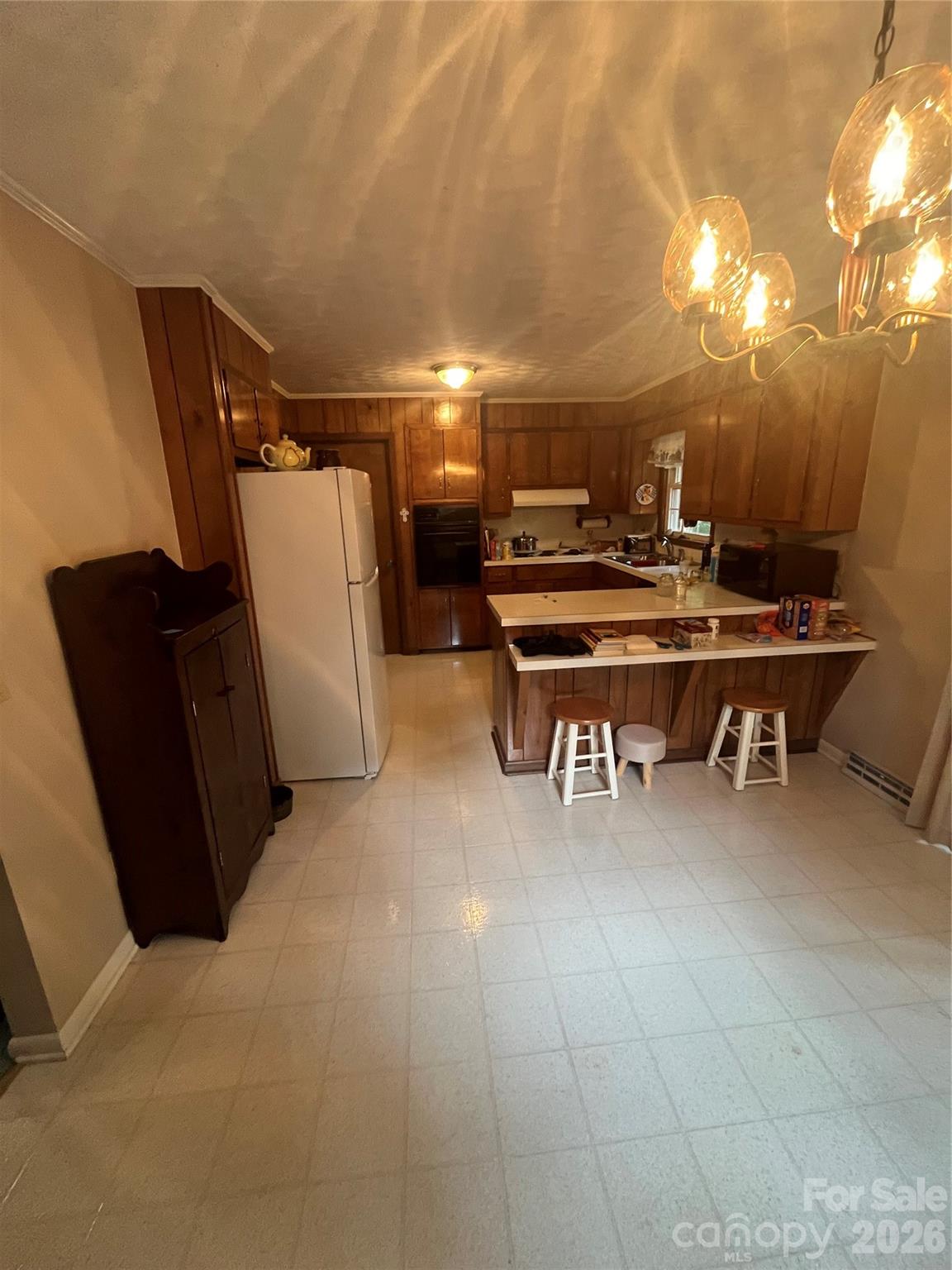 511 Crestview Drive — Albemarle