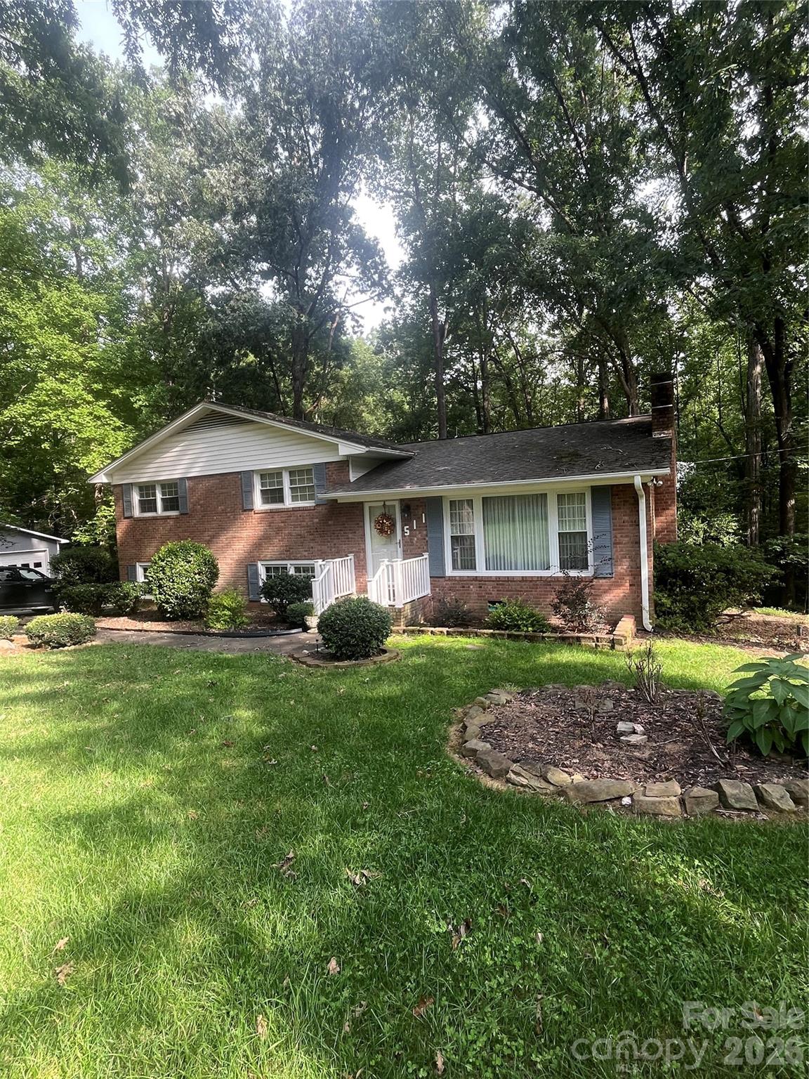 511 Crestview Drive — Albemarle