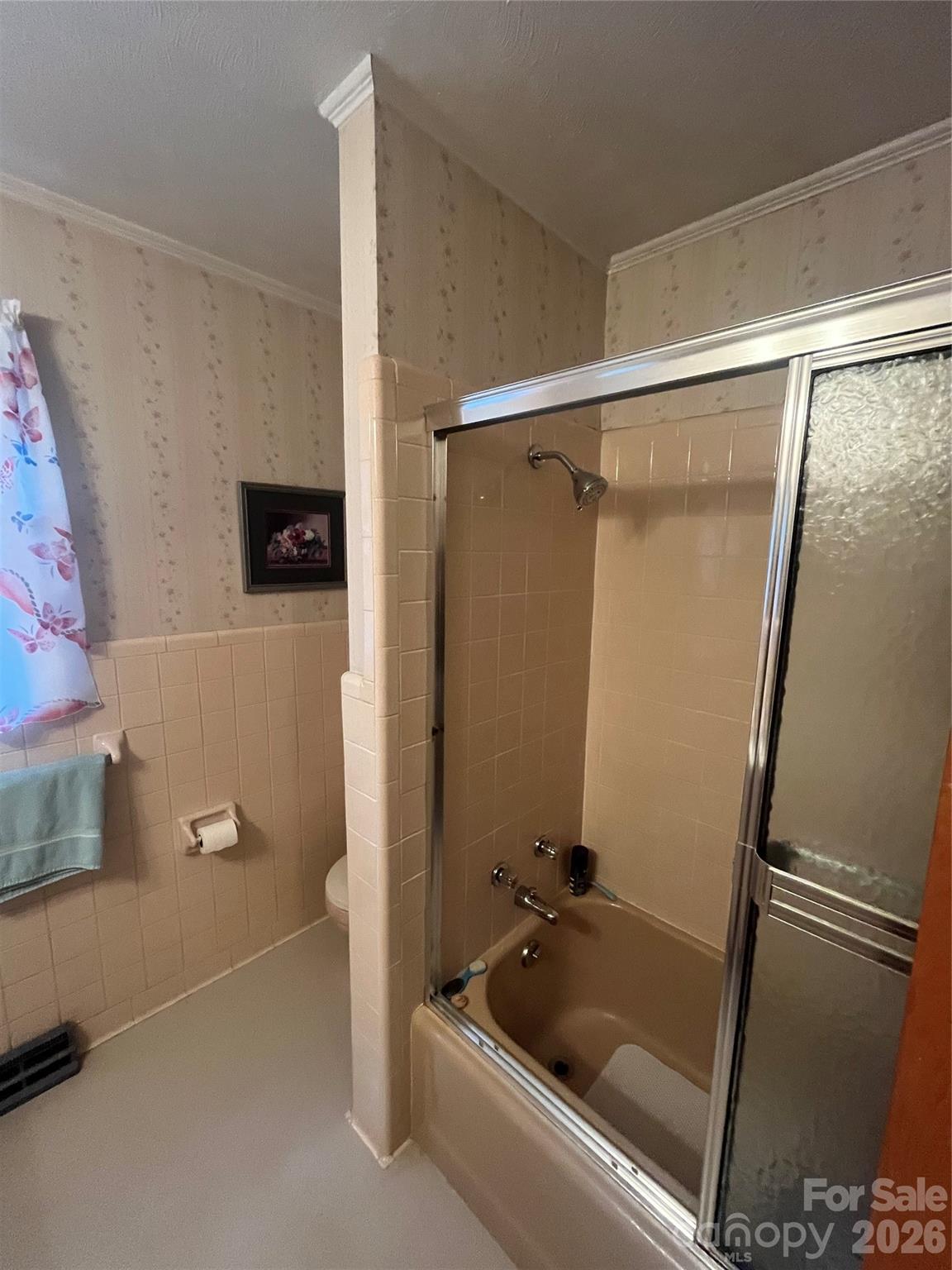 511 Crestview Drive — Albemarle