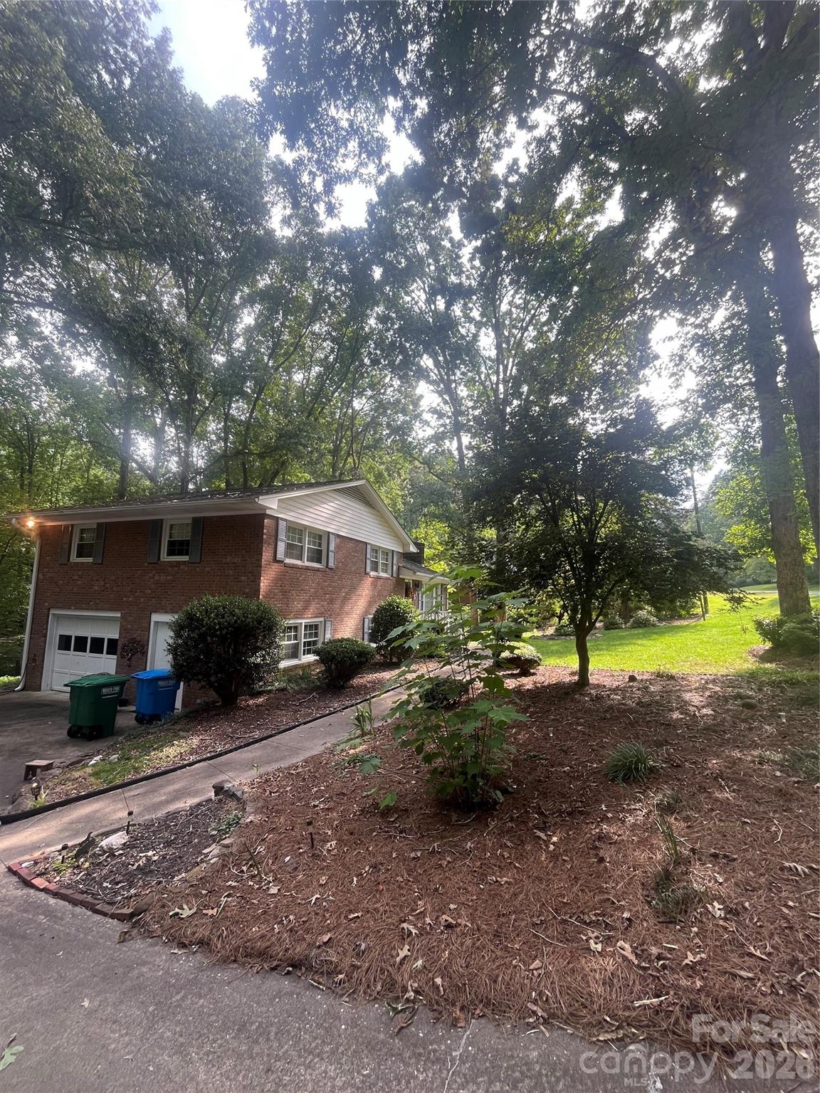 511 Crestview Drive — Albemarle