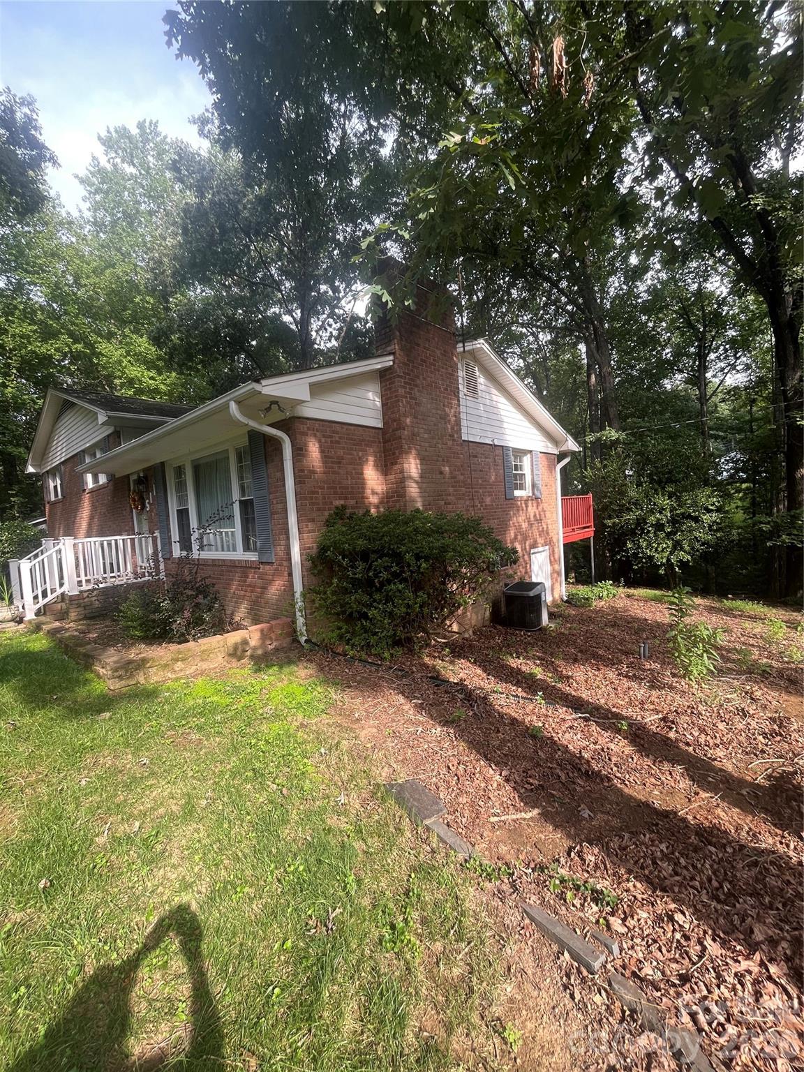 511 Crestview Drive — Albemarle