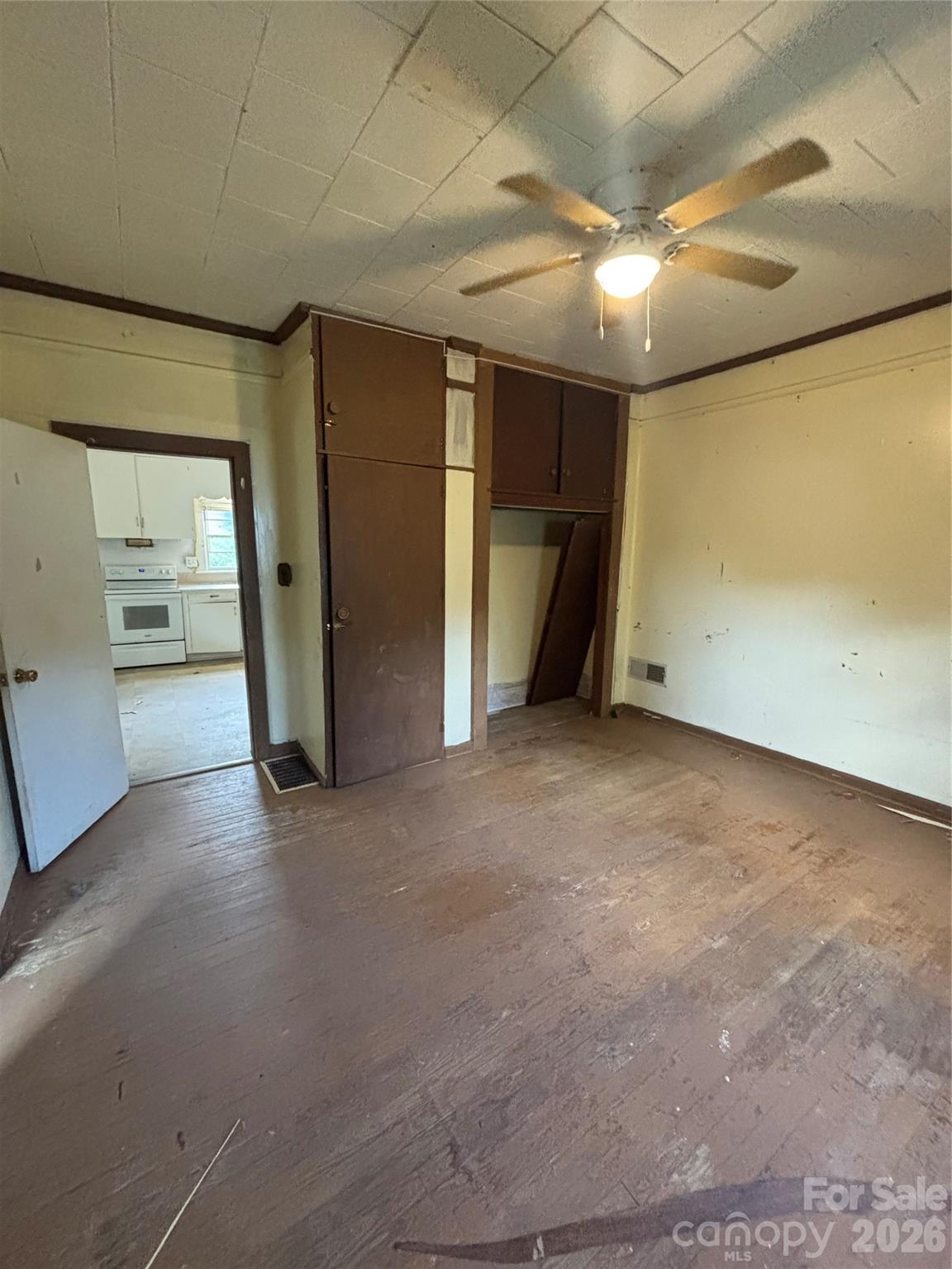 40 Beaver Street — Tryon