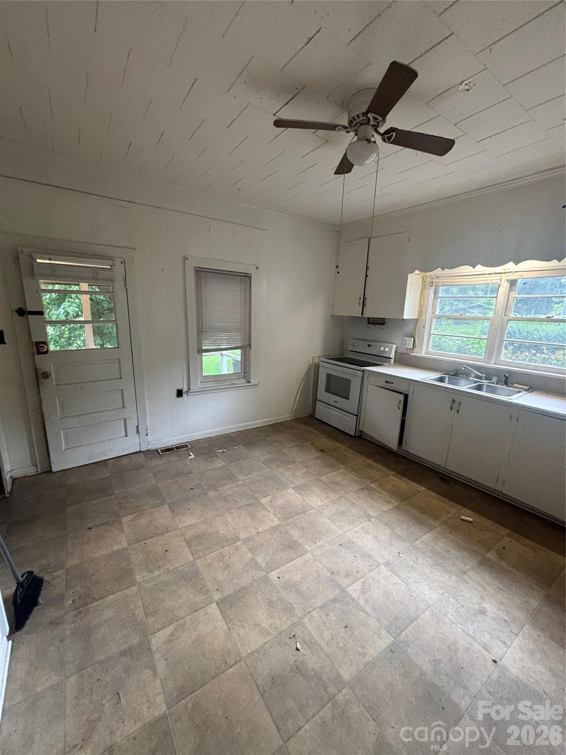 40 Beaver Street — Tryon