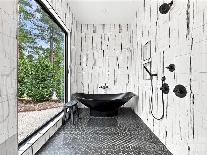 5519 Liberty Road — Granite Falls