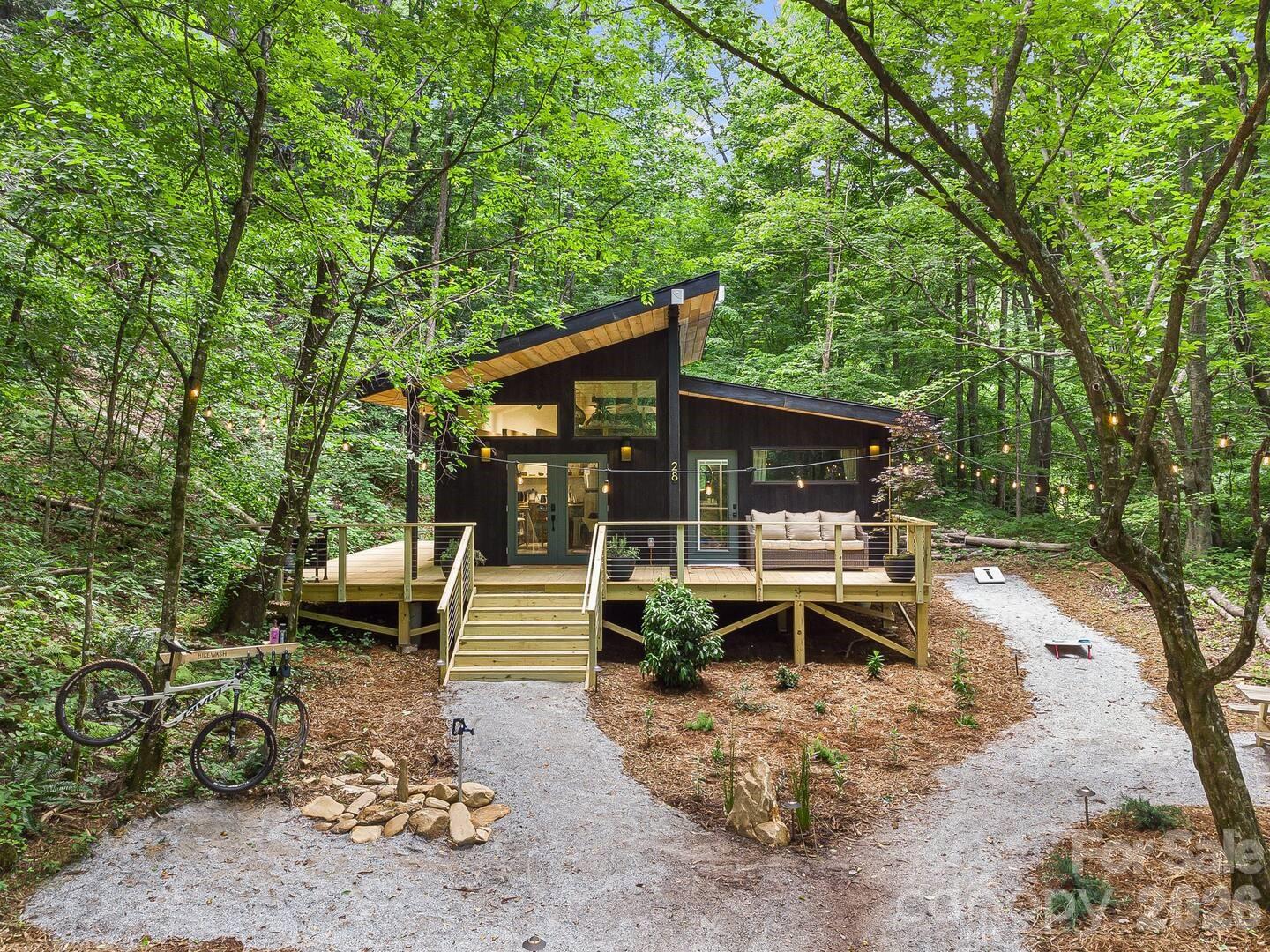317 Twinbrook Lane — Maggie Valley