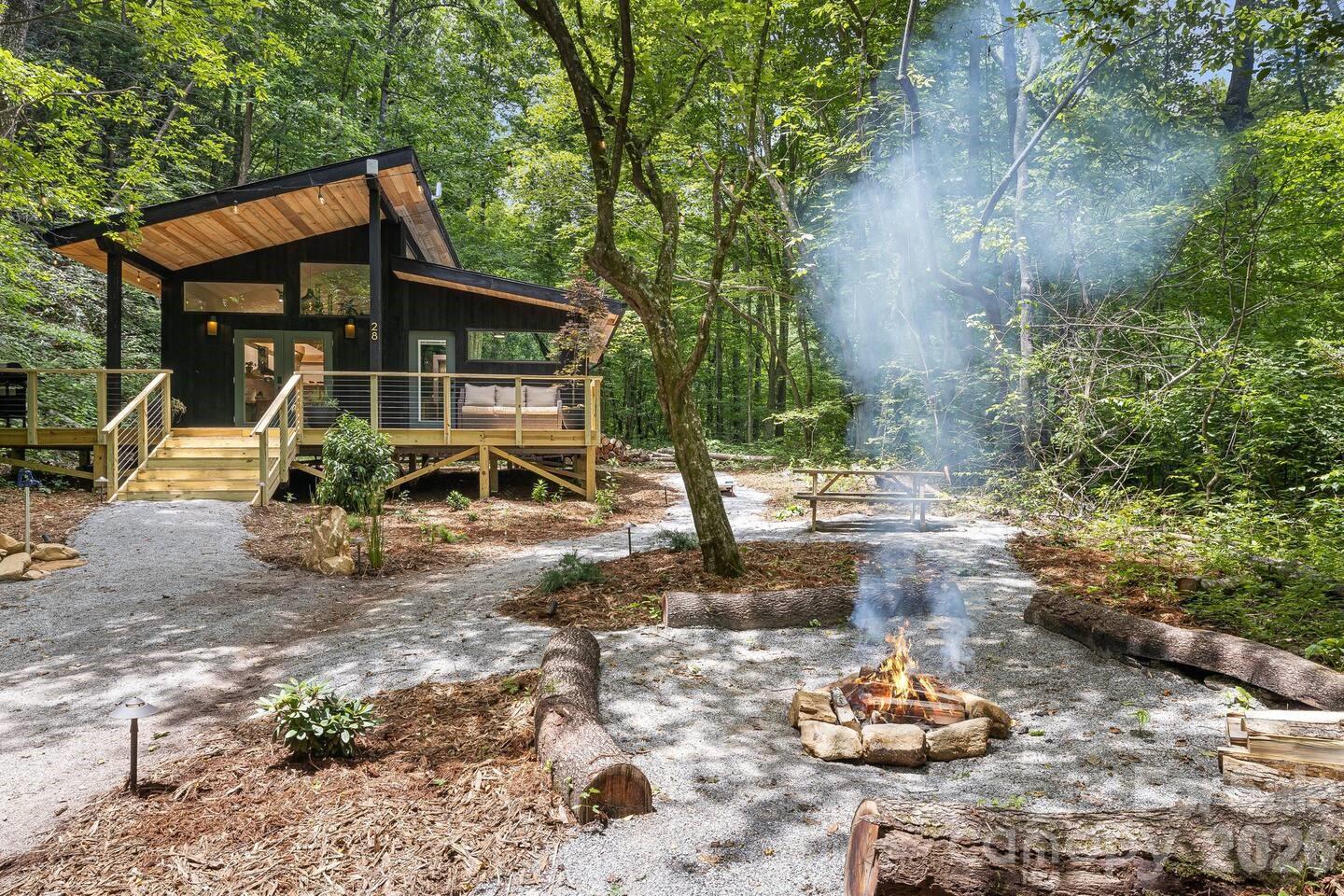 317 Twinbrook Lane — Maggie Valley