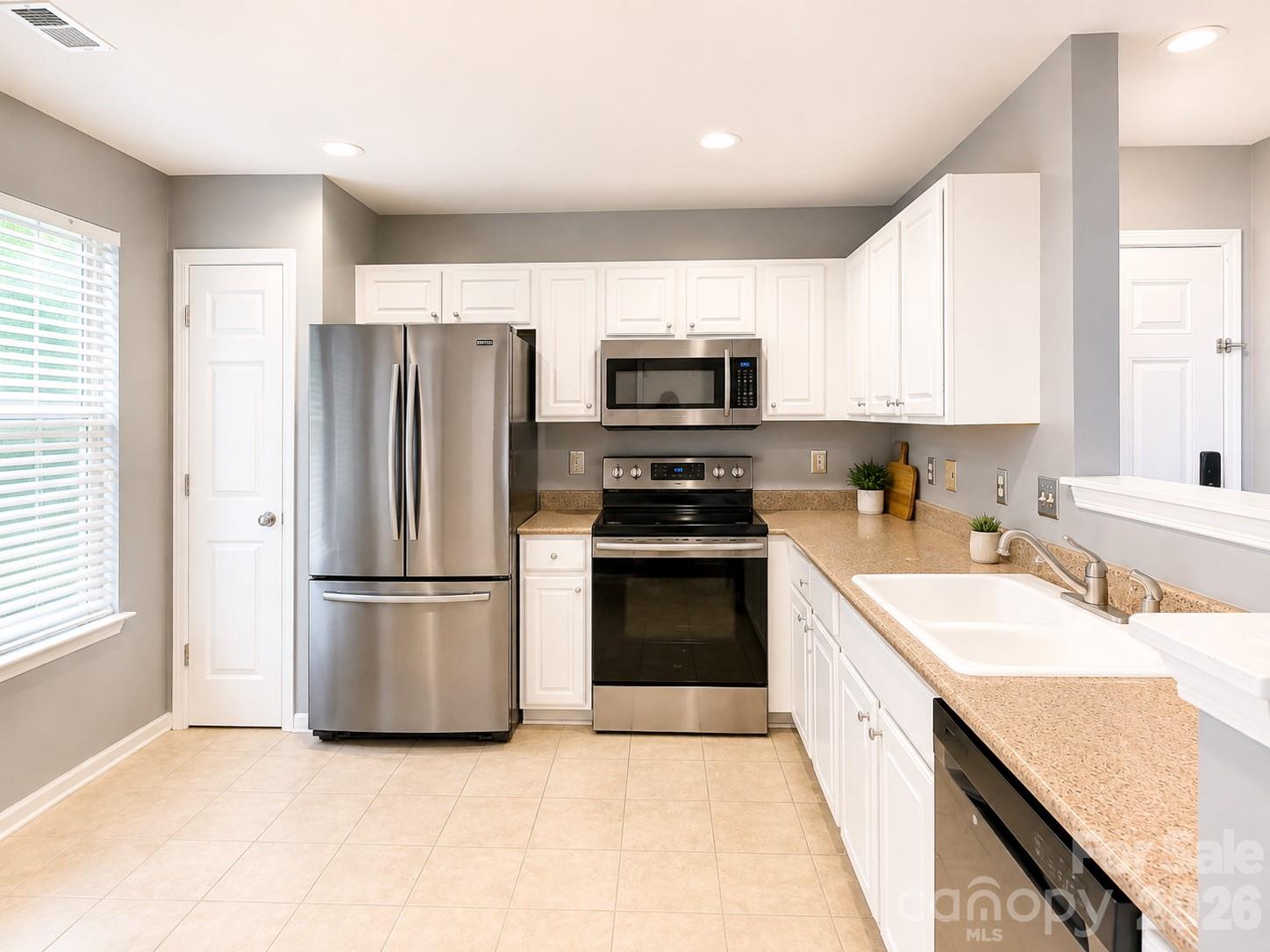 8946 Meadowmont View Drive — Charlotte
