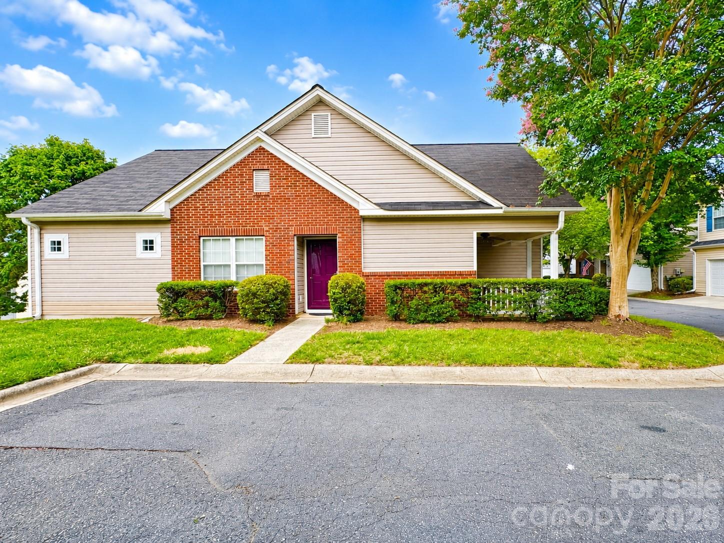 8946 Meadowmont View Drive — Charlotte