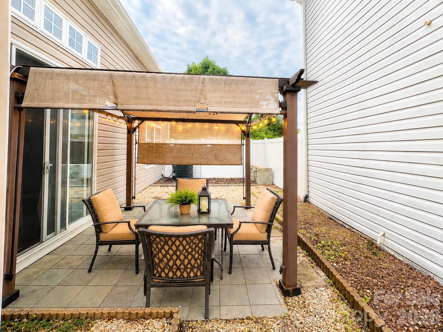 8946 Meadowmont View Drive — Charlotte