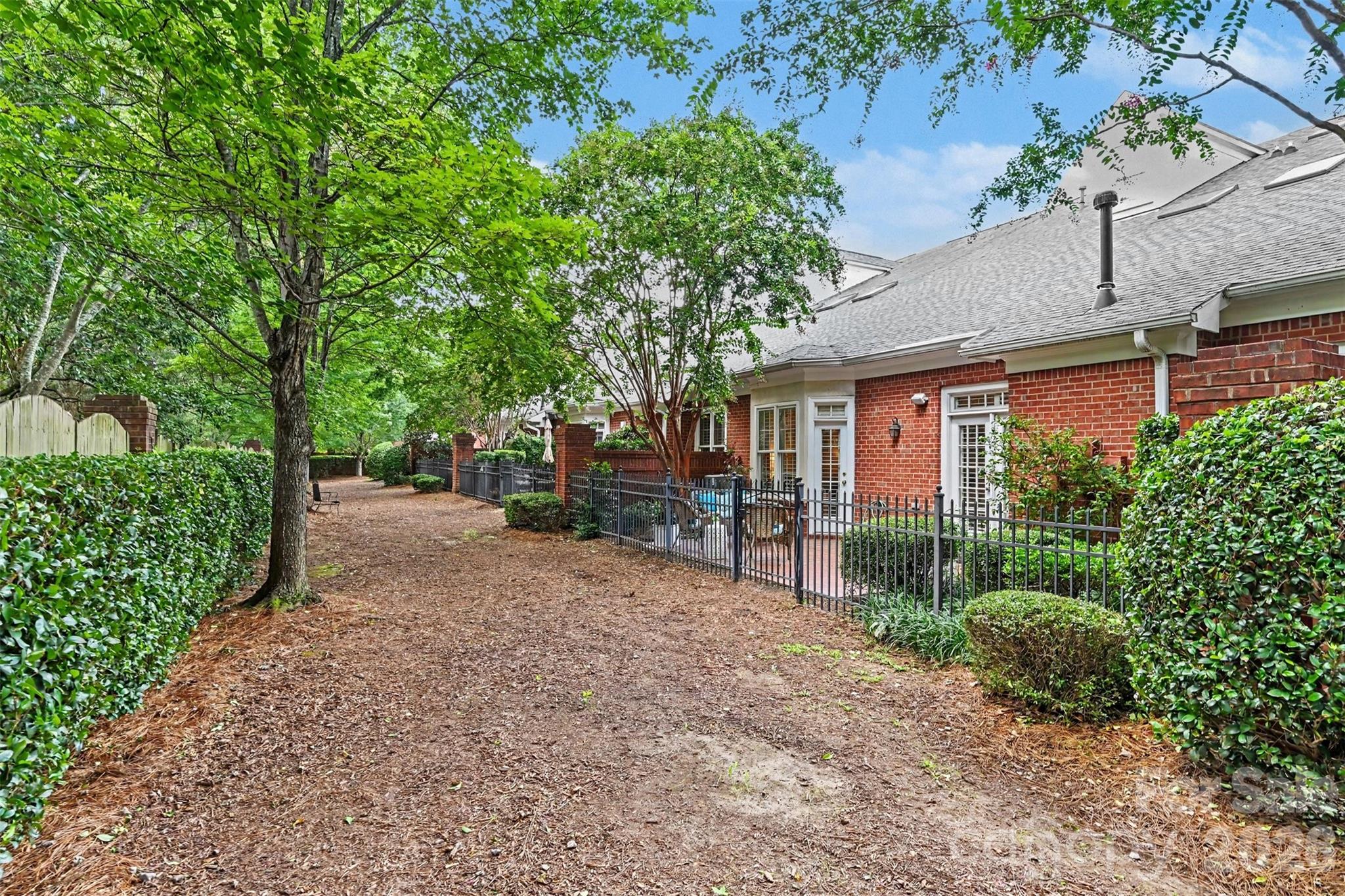 7526 Bluestar Lane — Charlotte