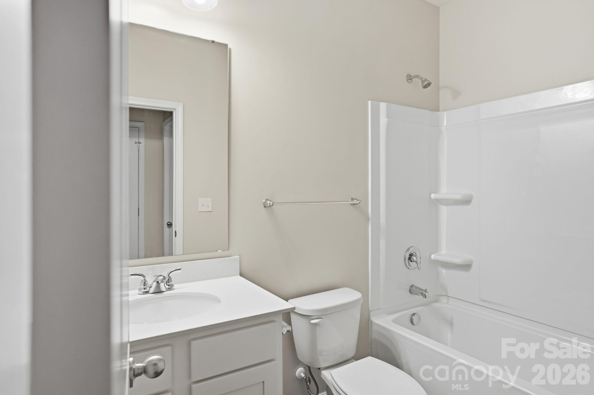 8175 Long Island Road — Catawba
