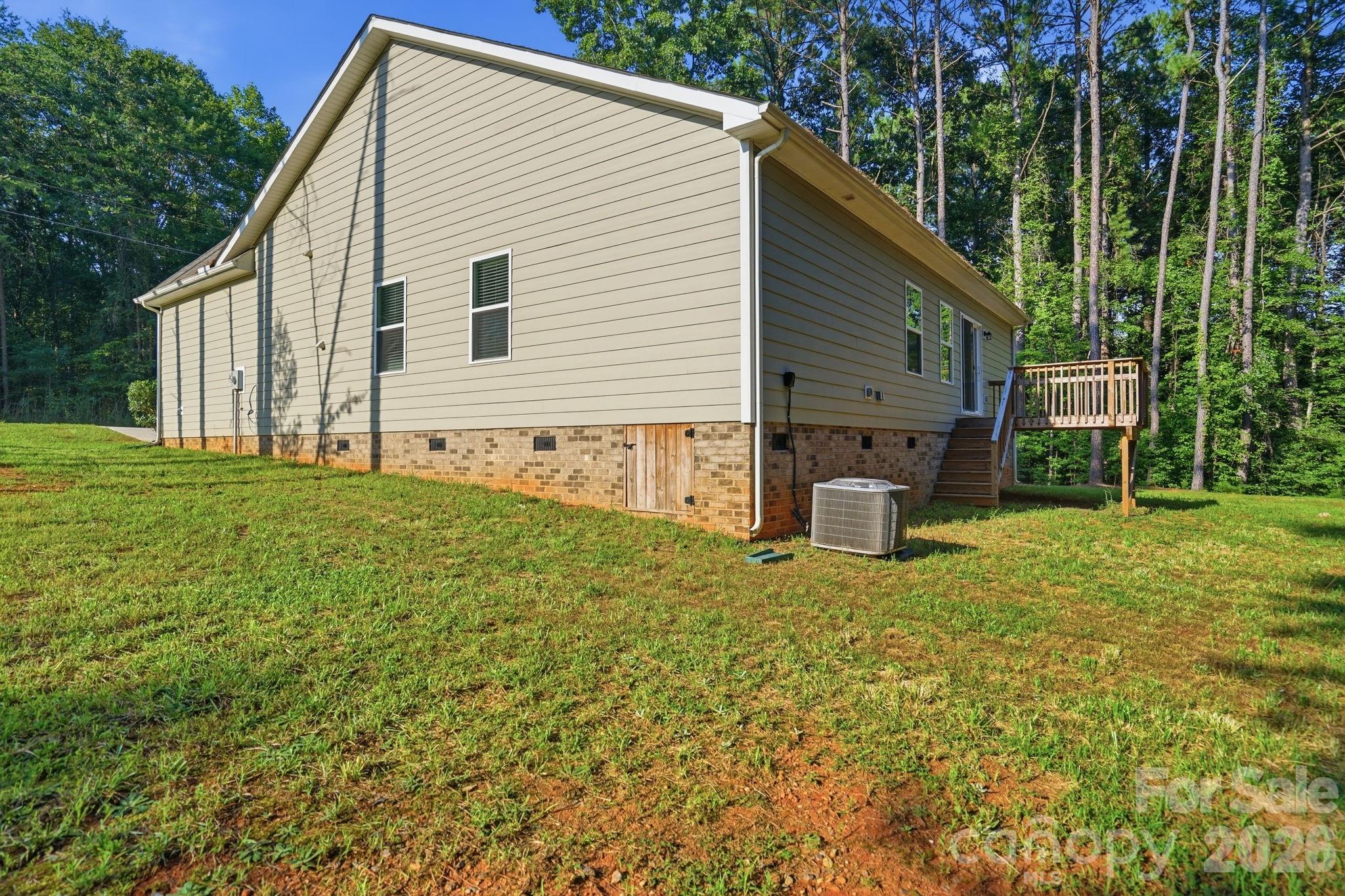 8175 Long Island Road — Catawba