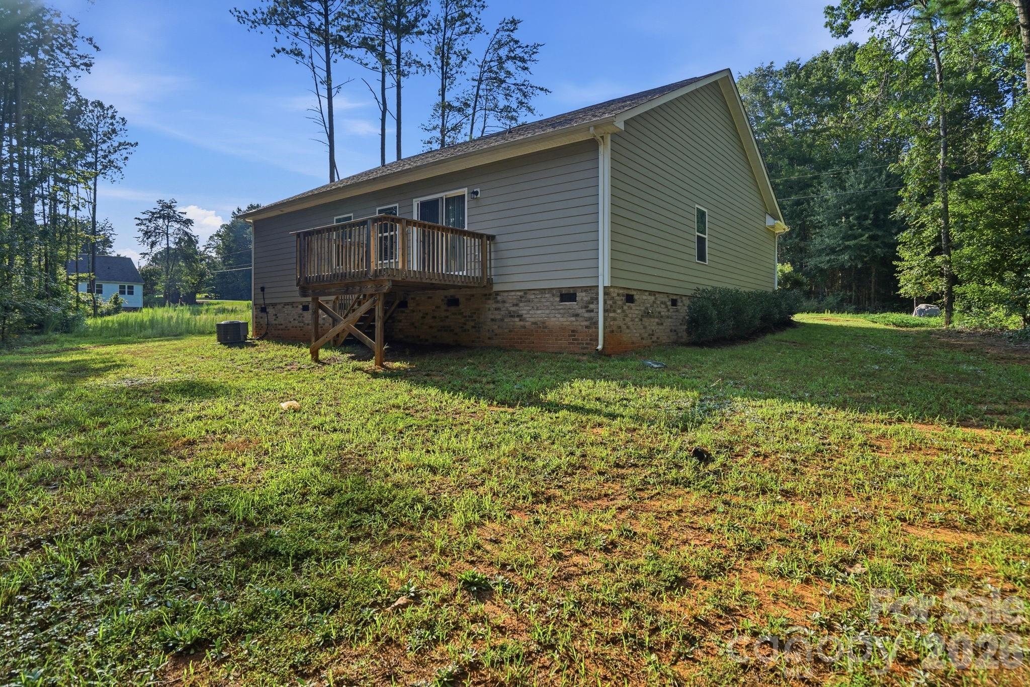 8175 Long Island Road — Catawba