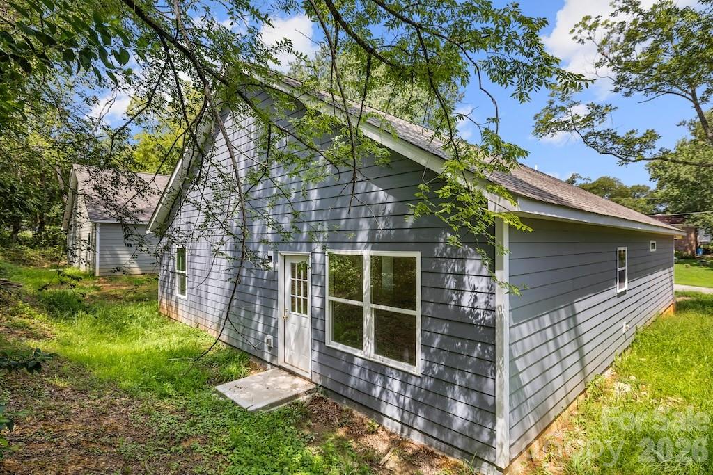 505 E Dunlap Street — Lancaster