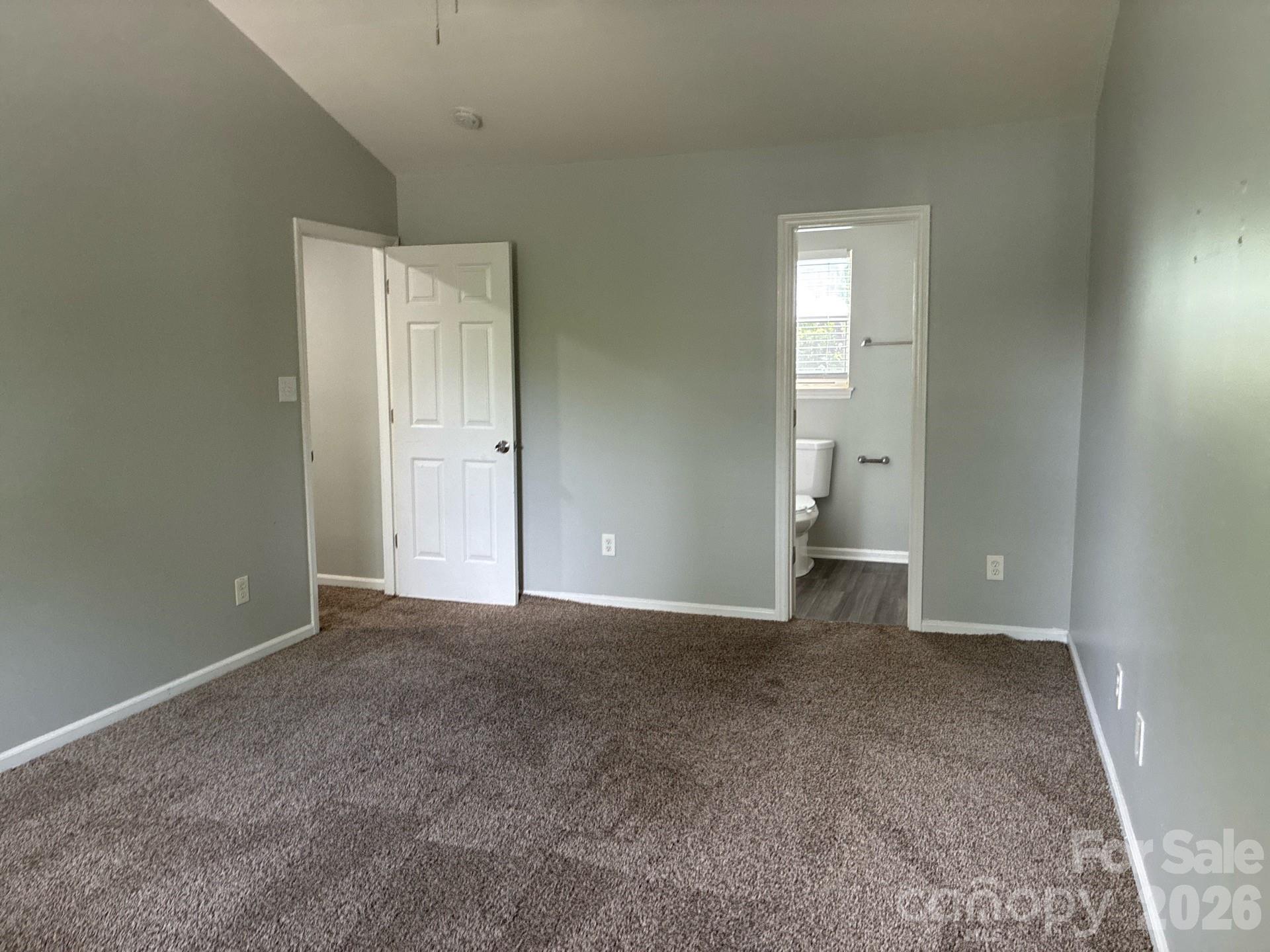 9500 Pondside Lane — Charlotte