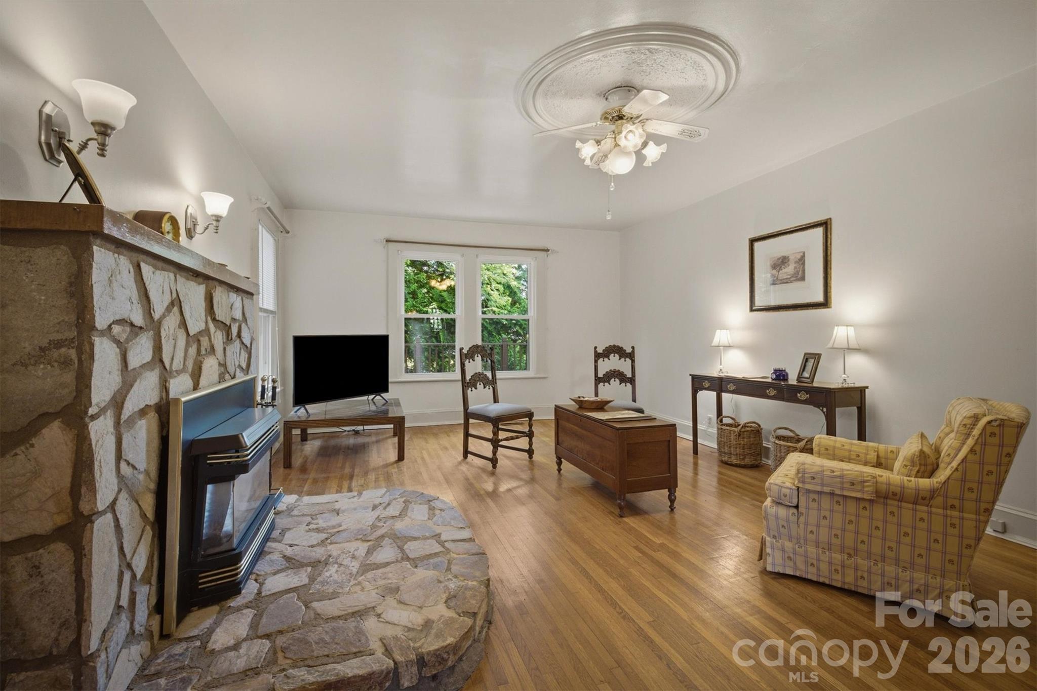 1205 E Union Street — Morganton