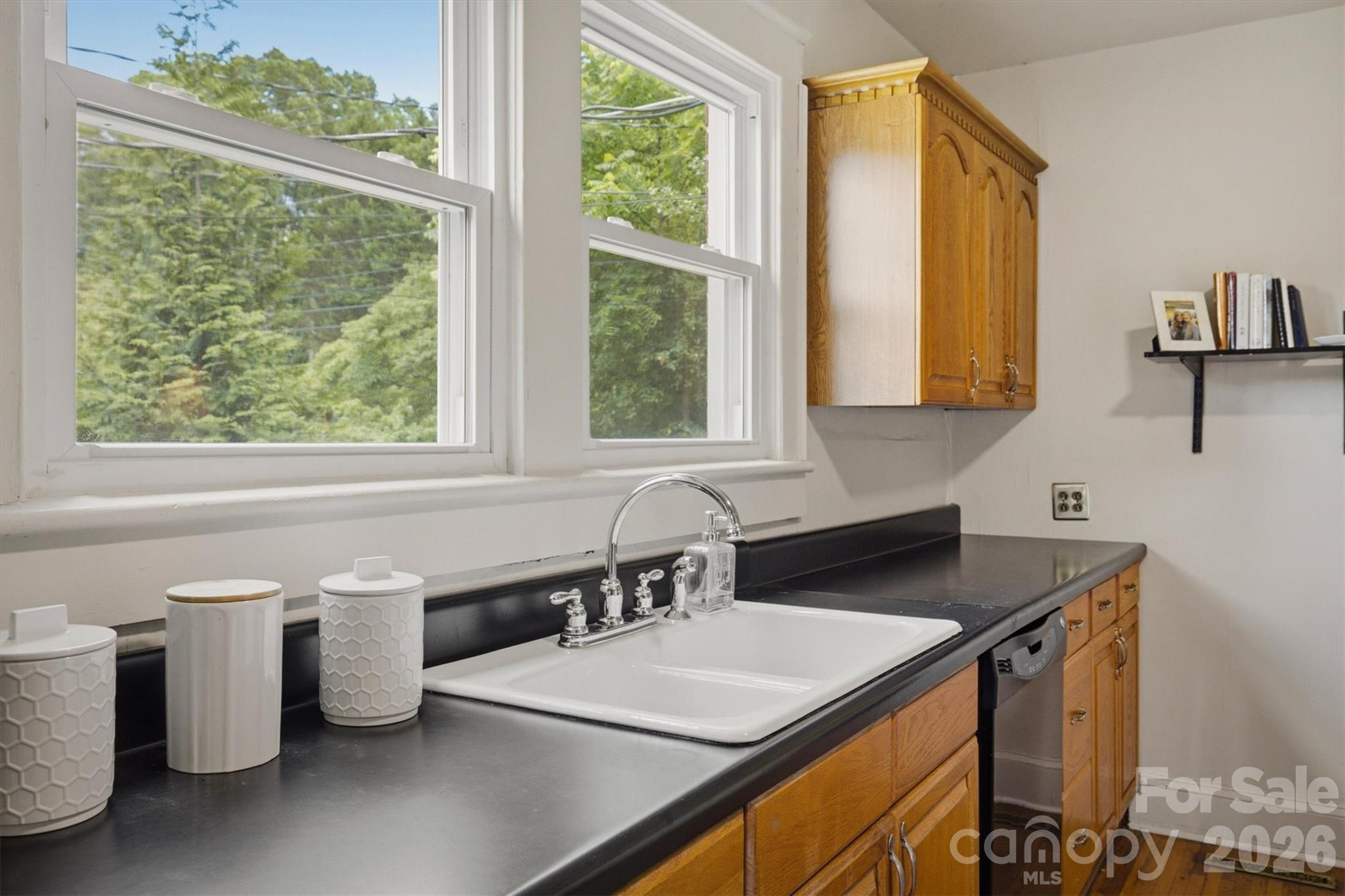 1205 E Union Street — Morganton