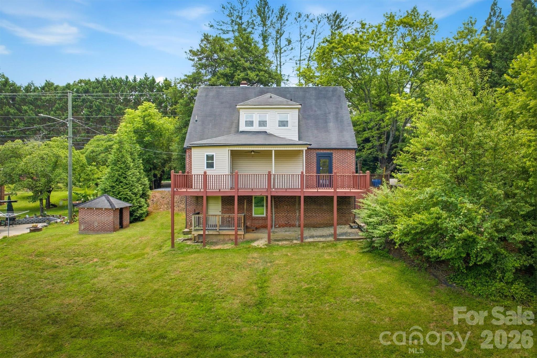 1205 E Union Street — Morganton