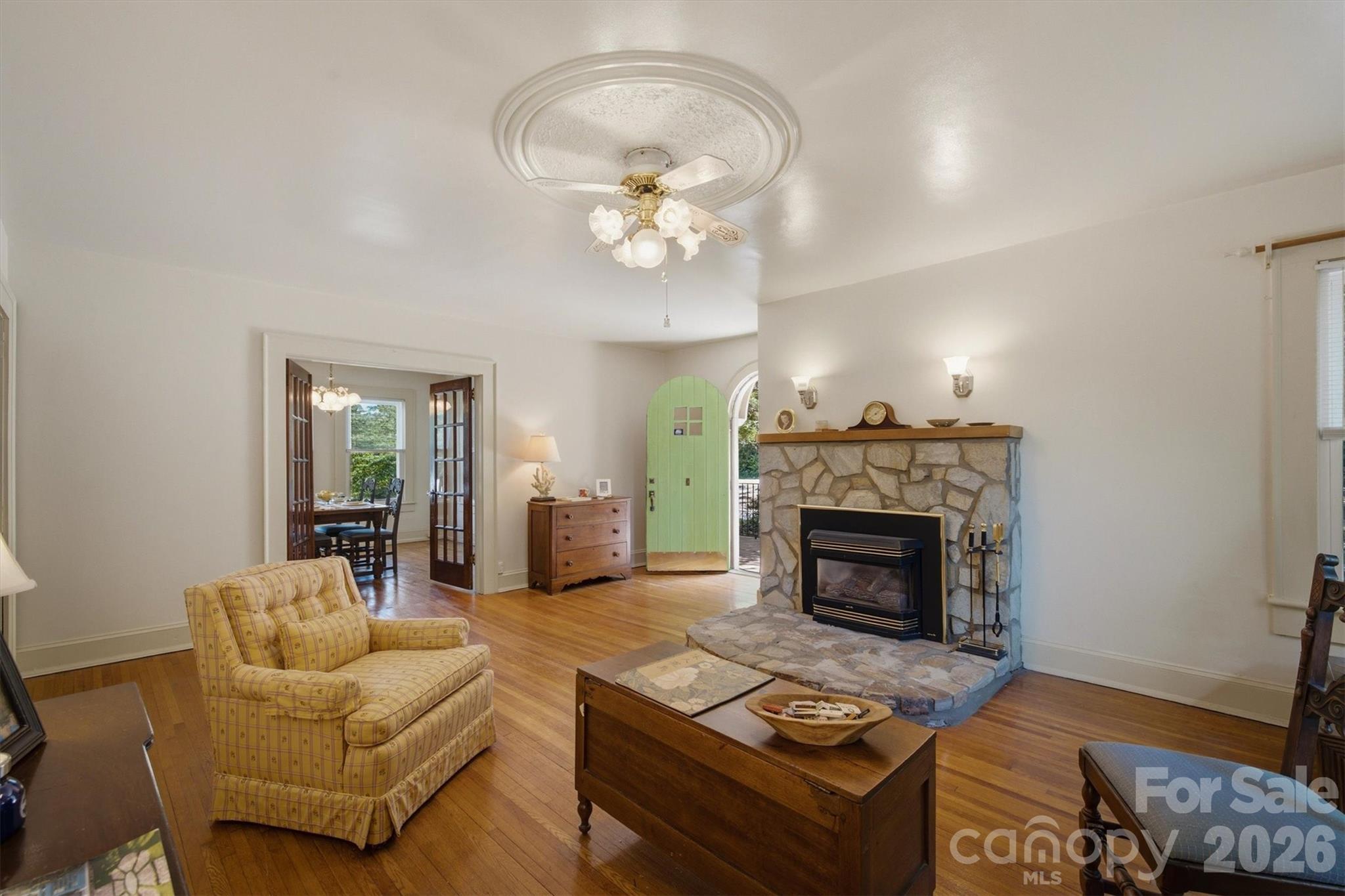 1205 E Union Street — Morganton