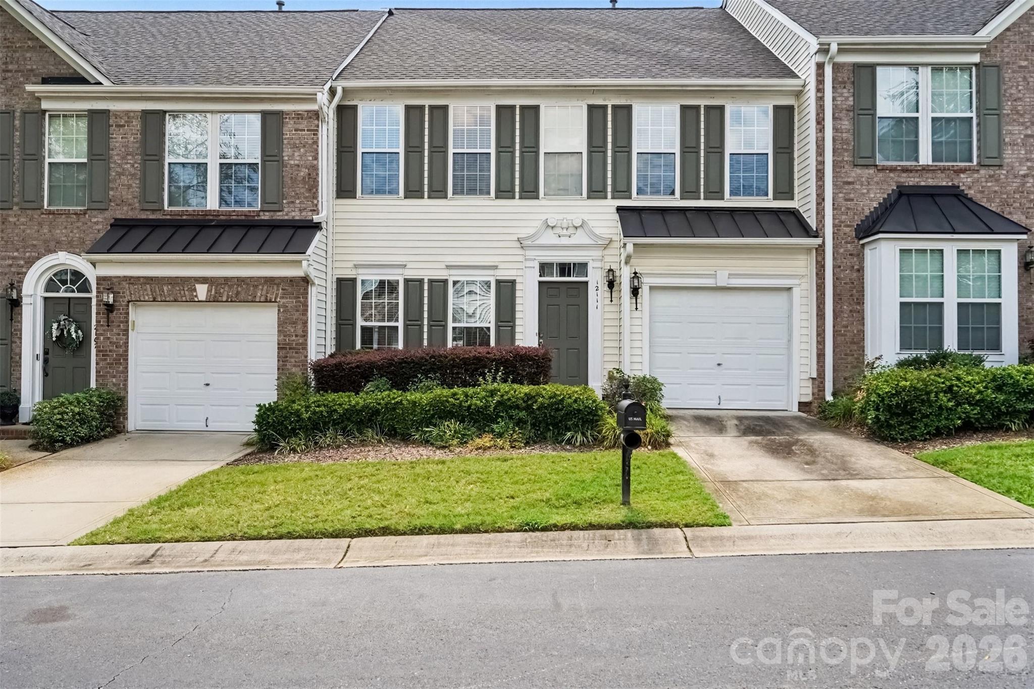 12111 Windy Rock Way — Charlotte