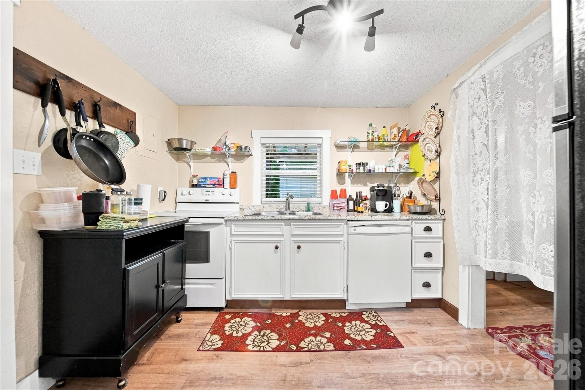 2588 Old Shelby Road — Hickory
