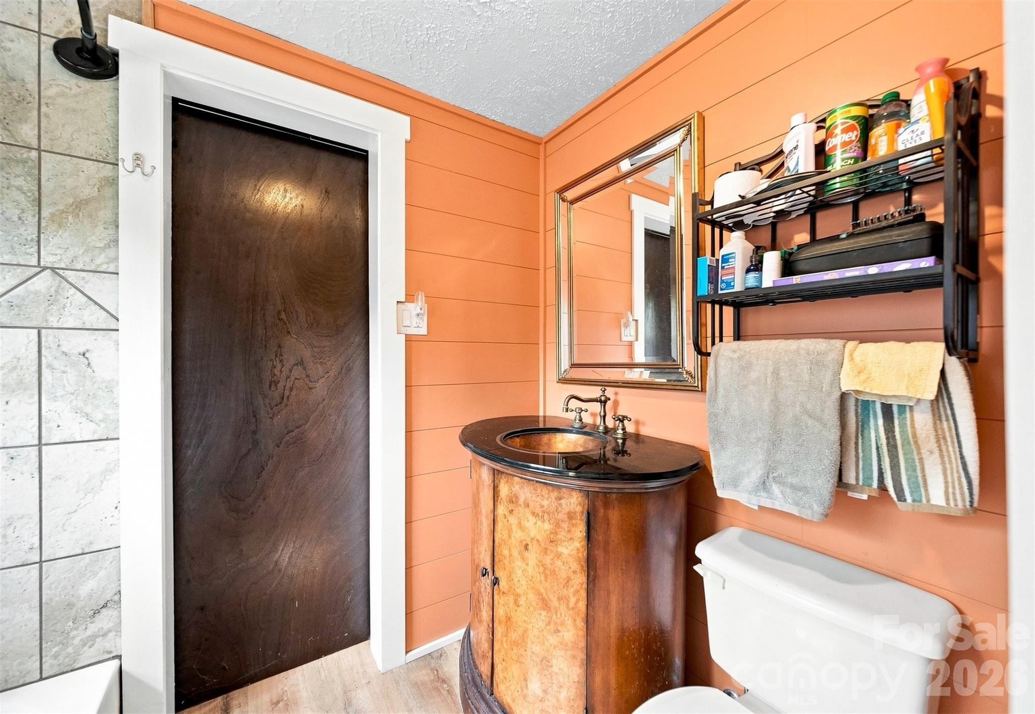 2588 Old Shelby Road — Hickory