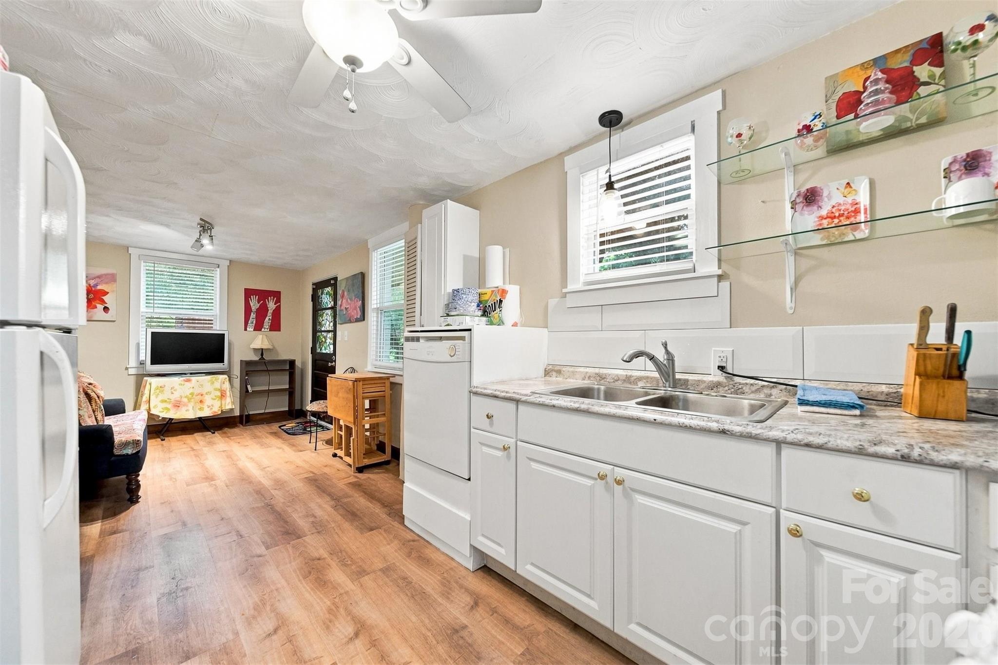 2588 Old Shelby Road — Hickory