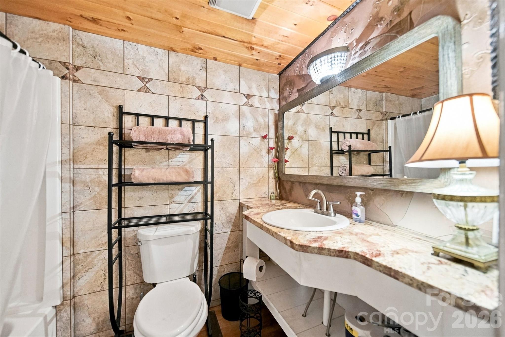 2588 Old Shelby Road — Hickory