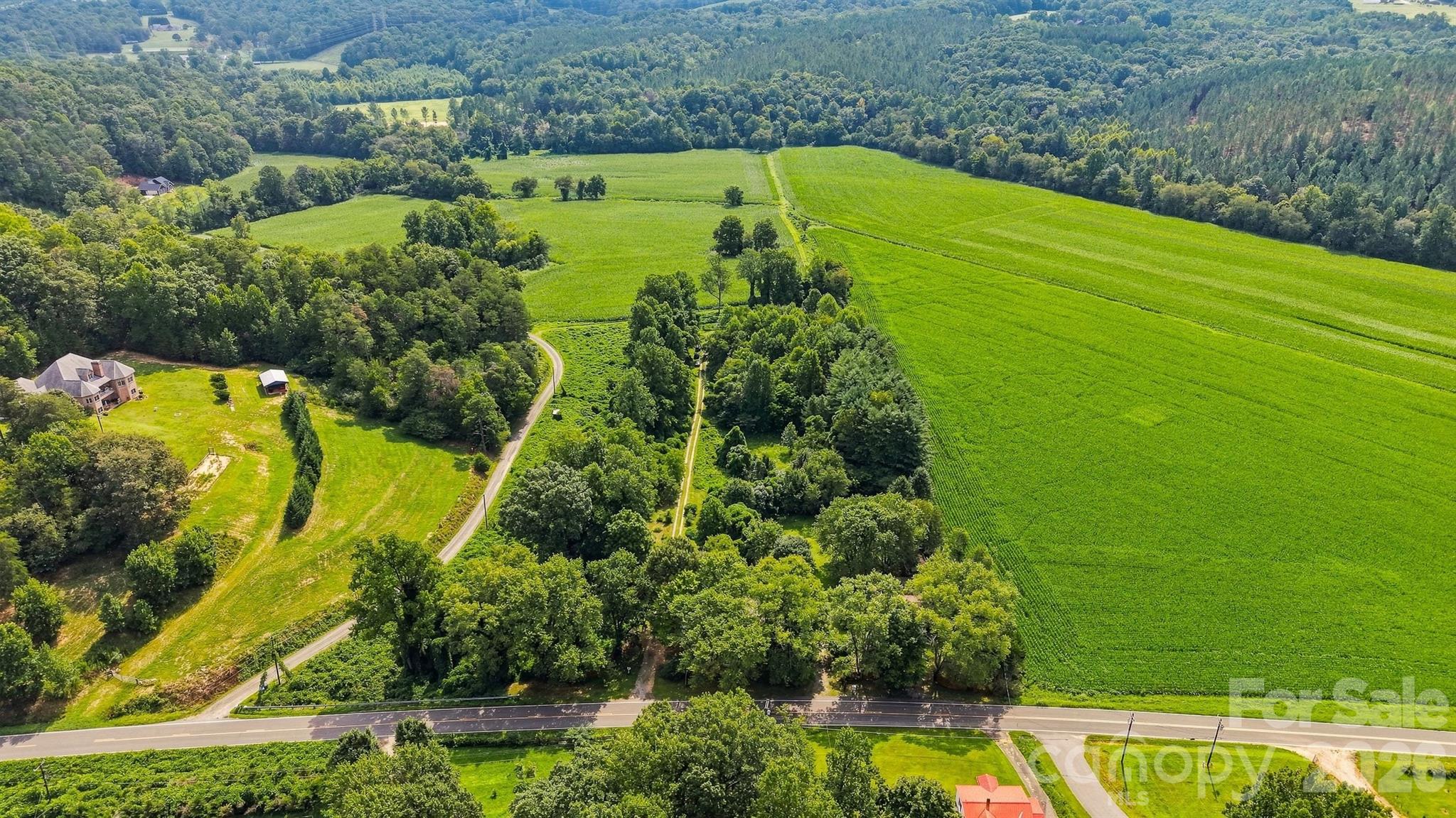 2588 Old Shelby Road — Hickory
