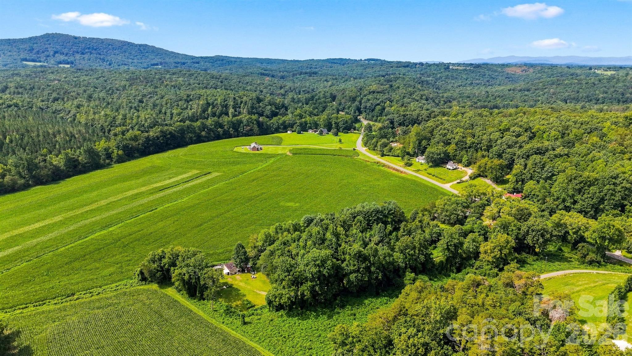 2588 Old Shelby Road — Hickory