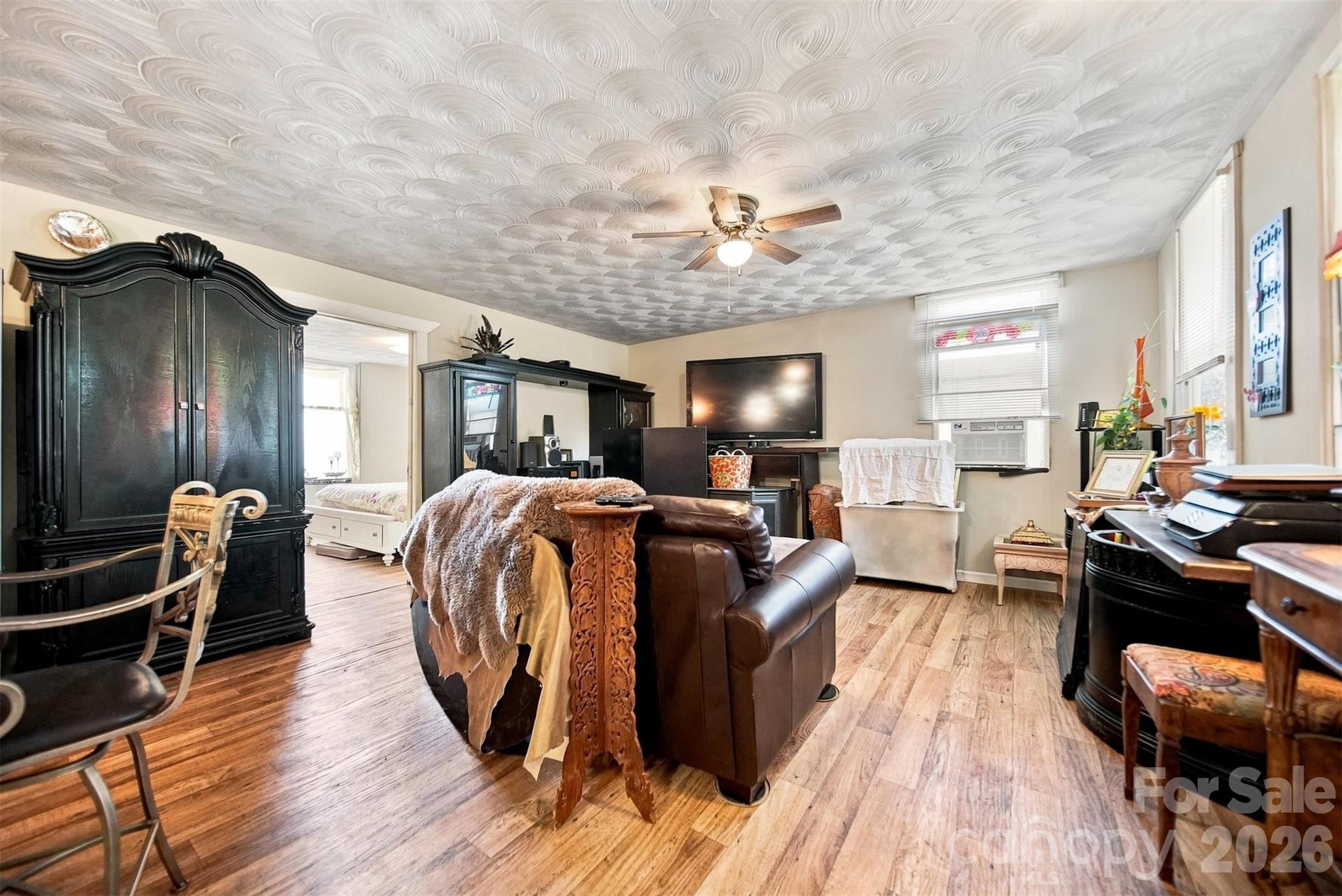 2588 Old Shelby Road — Hickory