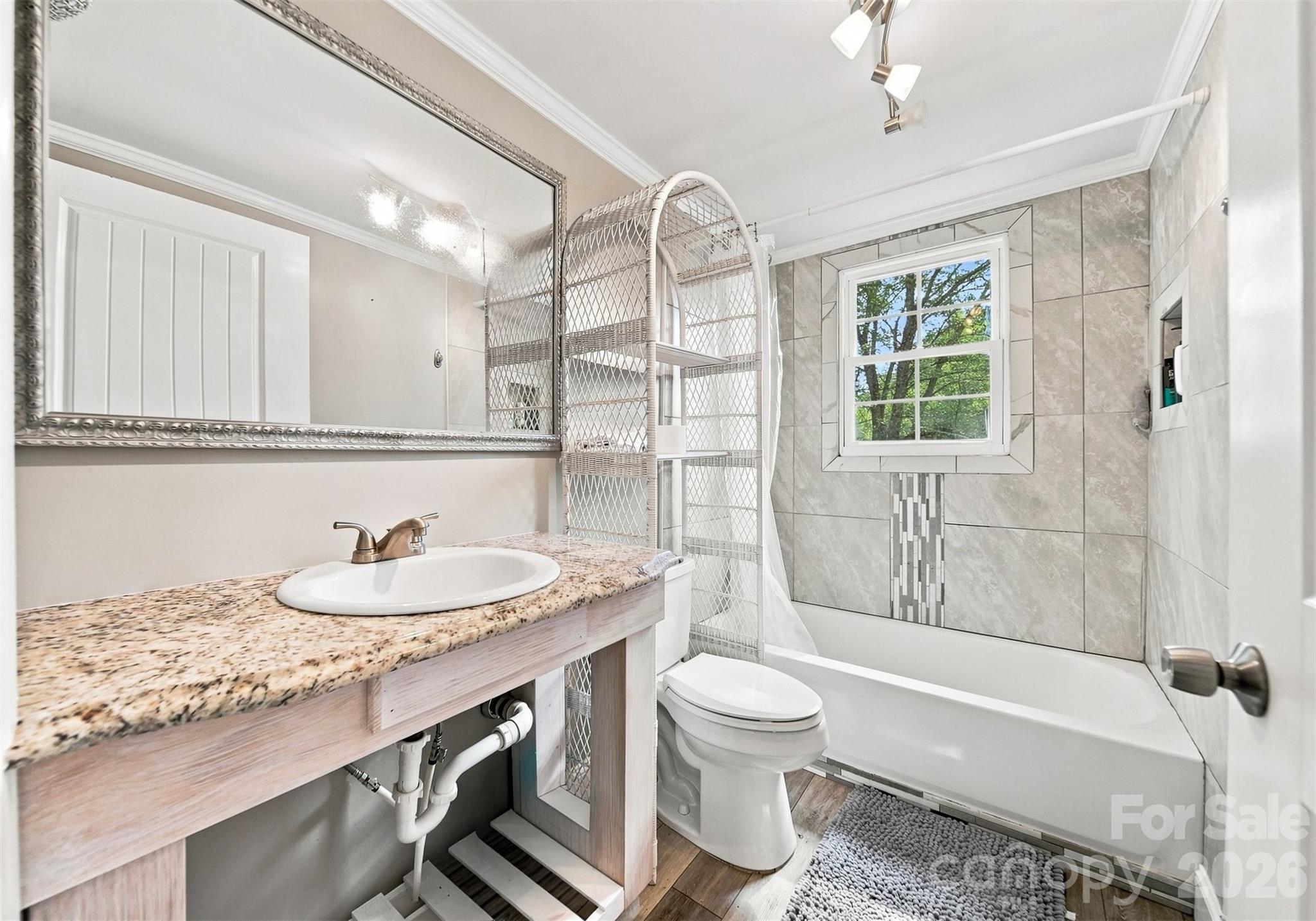 2588 Old Shelby Road — Hickory