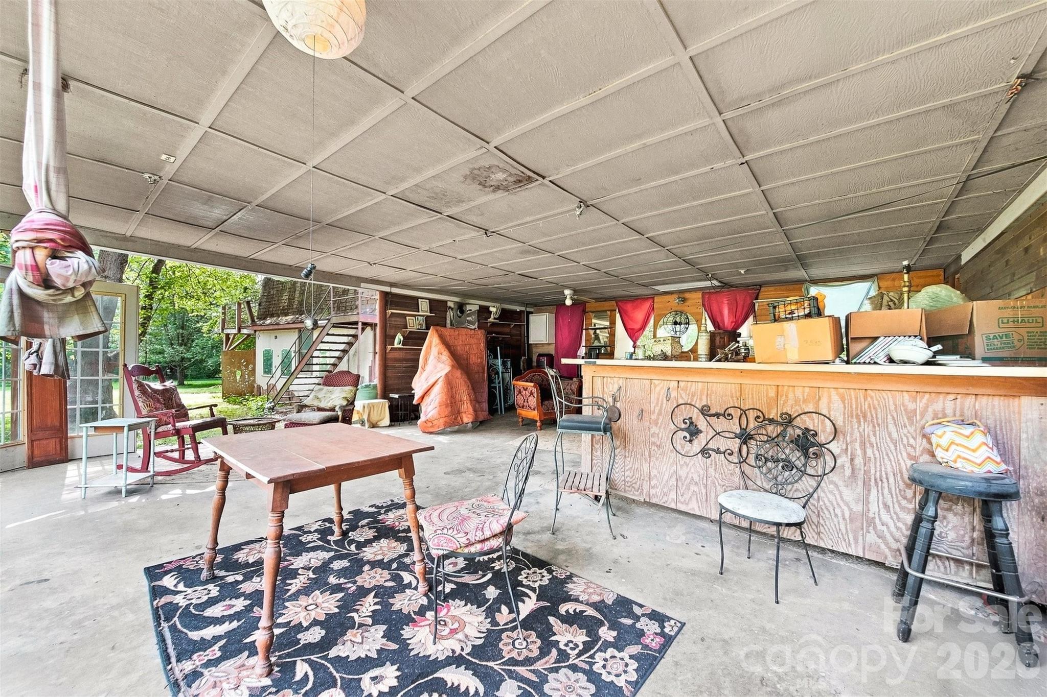 2588 Old Shelby Road — Hickory