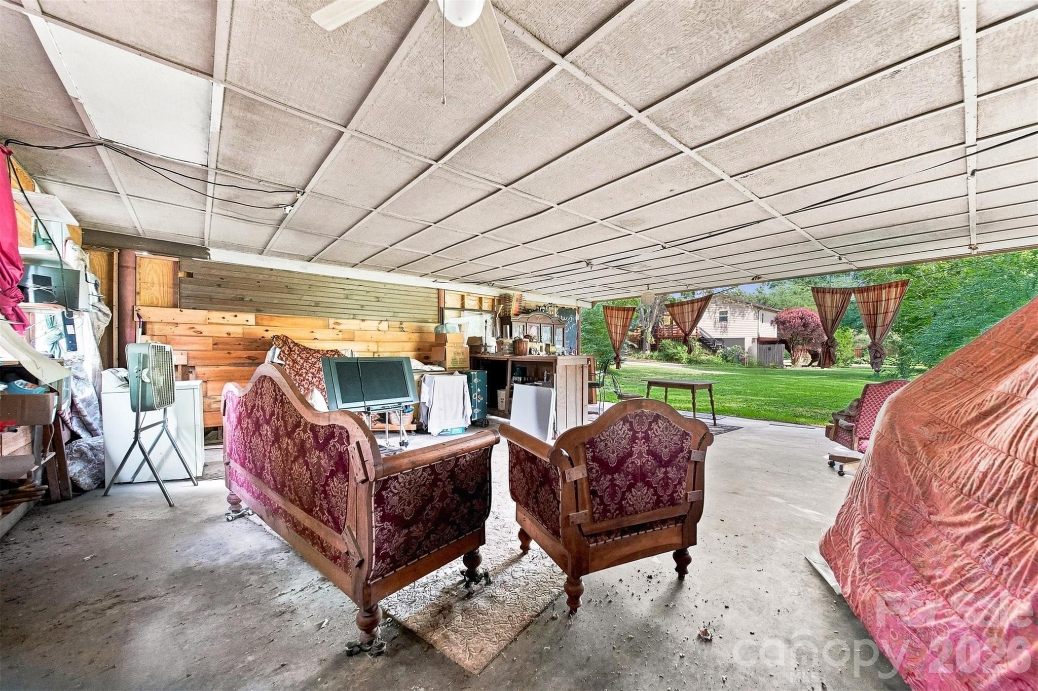 2588 Old Shelby Road — Hickory