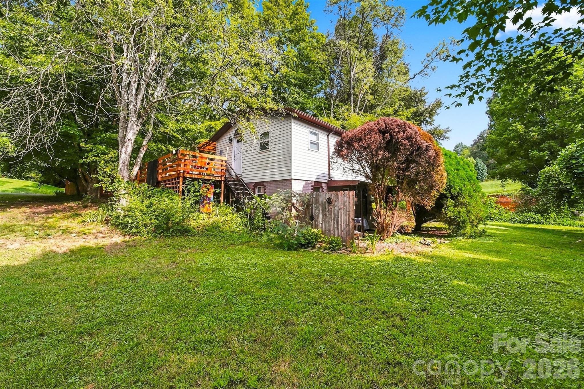 2588 Old Shelby Road — Hickory