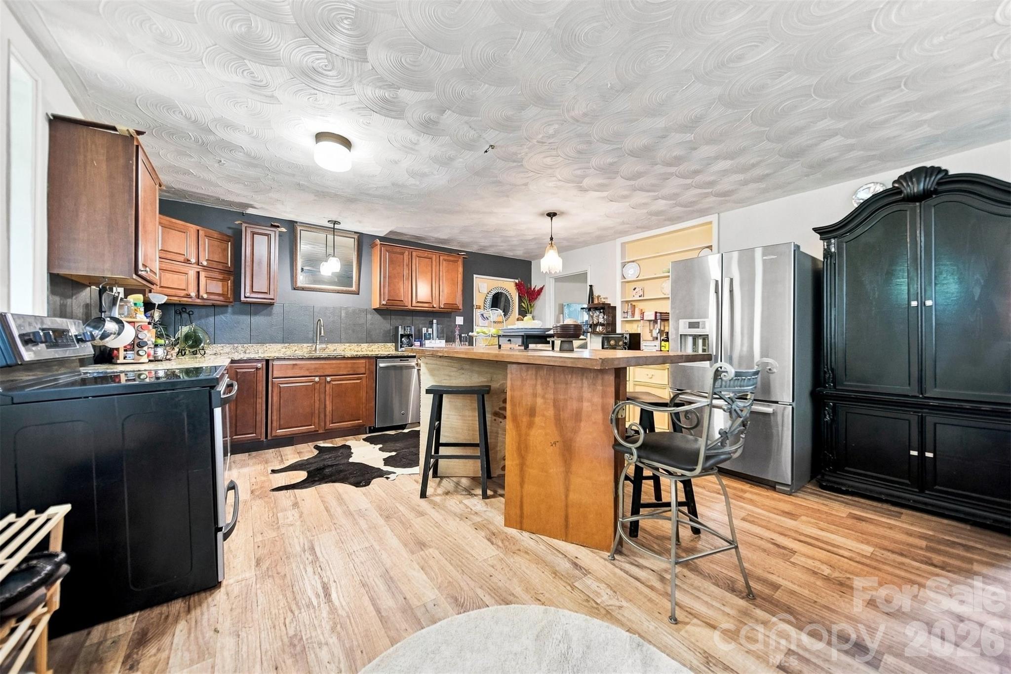 2588 Old Shelby Road — Hickory