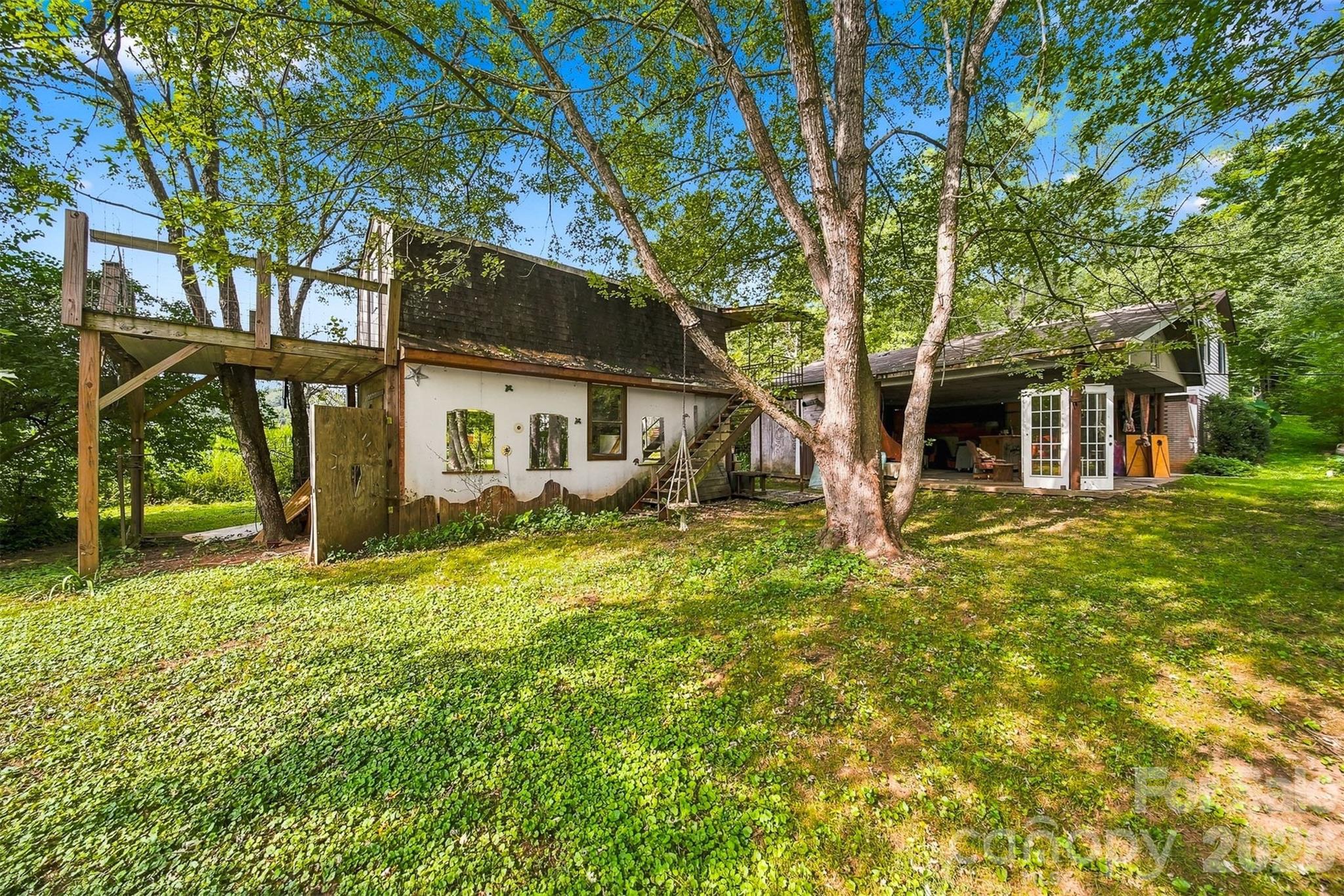 2588 Old Shelby Road — Hickory