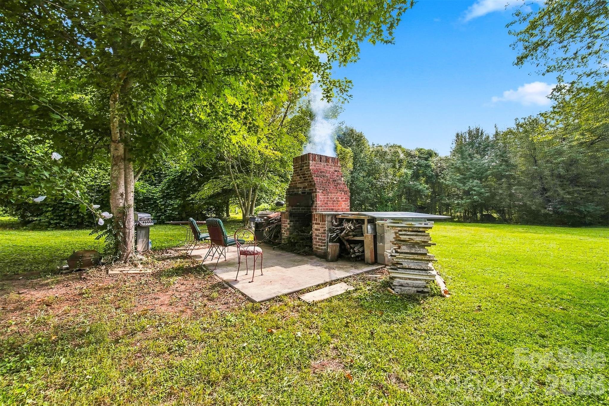2588 Old Shelby Road — Hickory