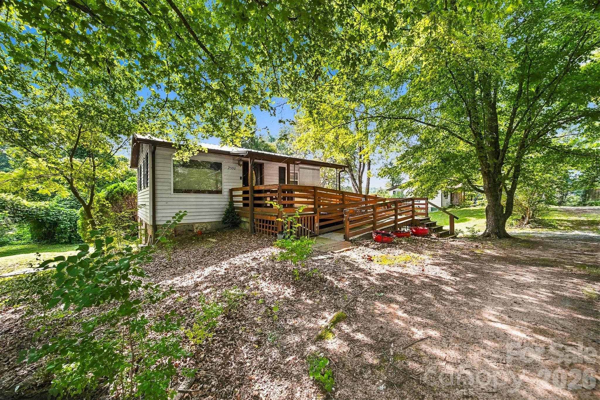 2588 Old Shelby Road — Hickory